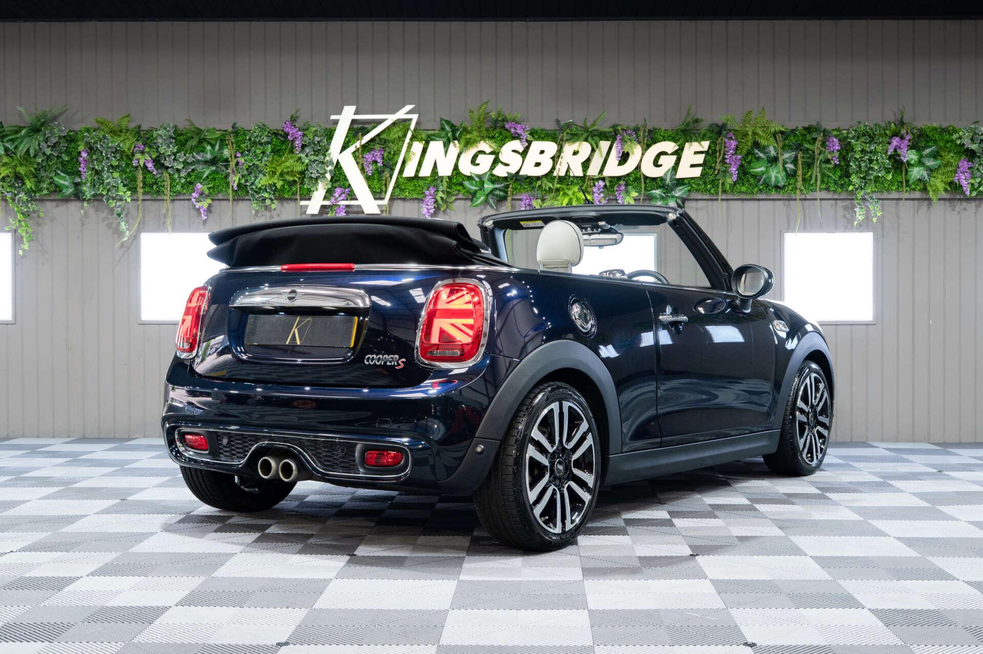 Mini Convertible view 5