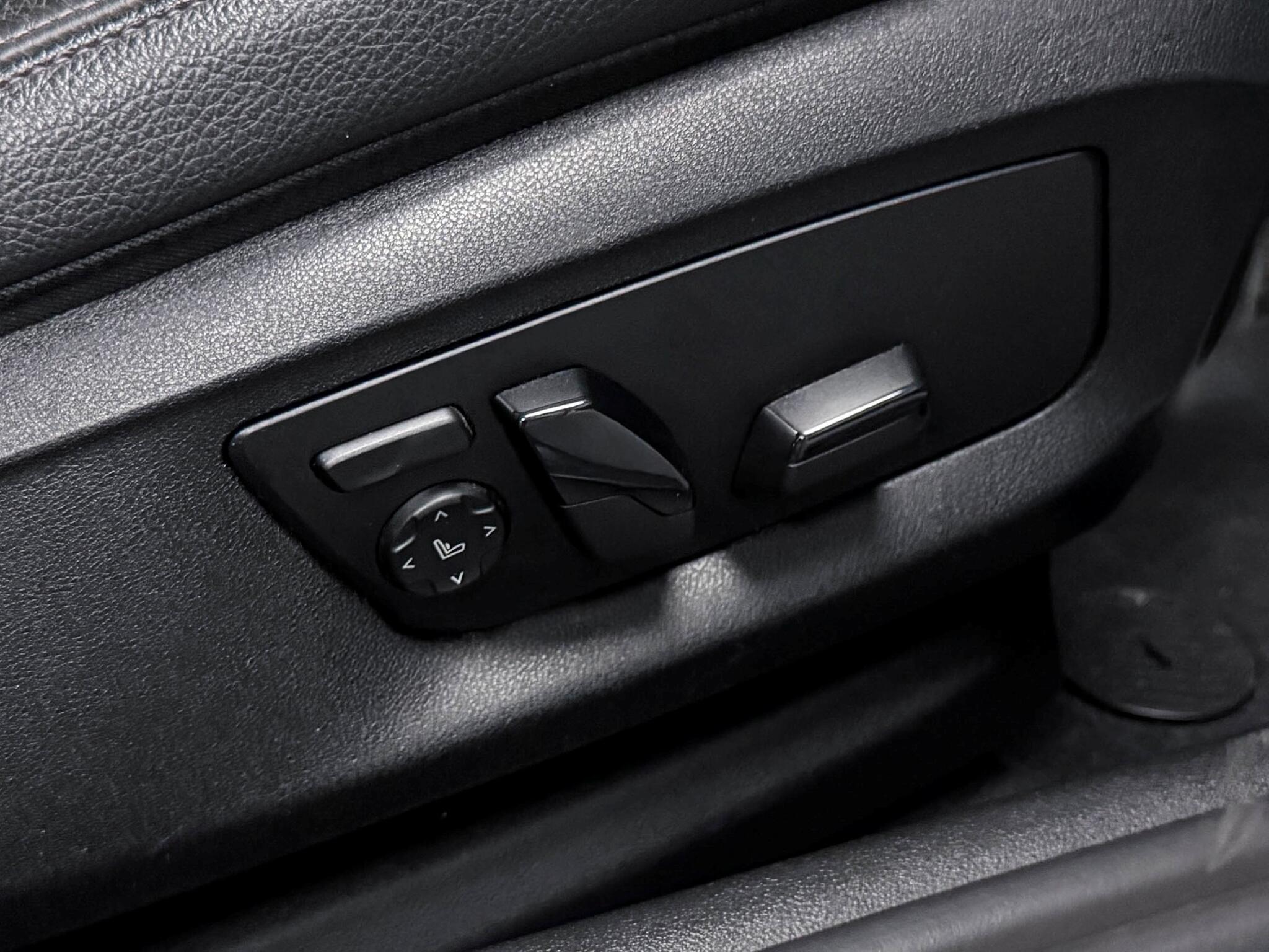 BMW 5 Series view 30