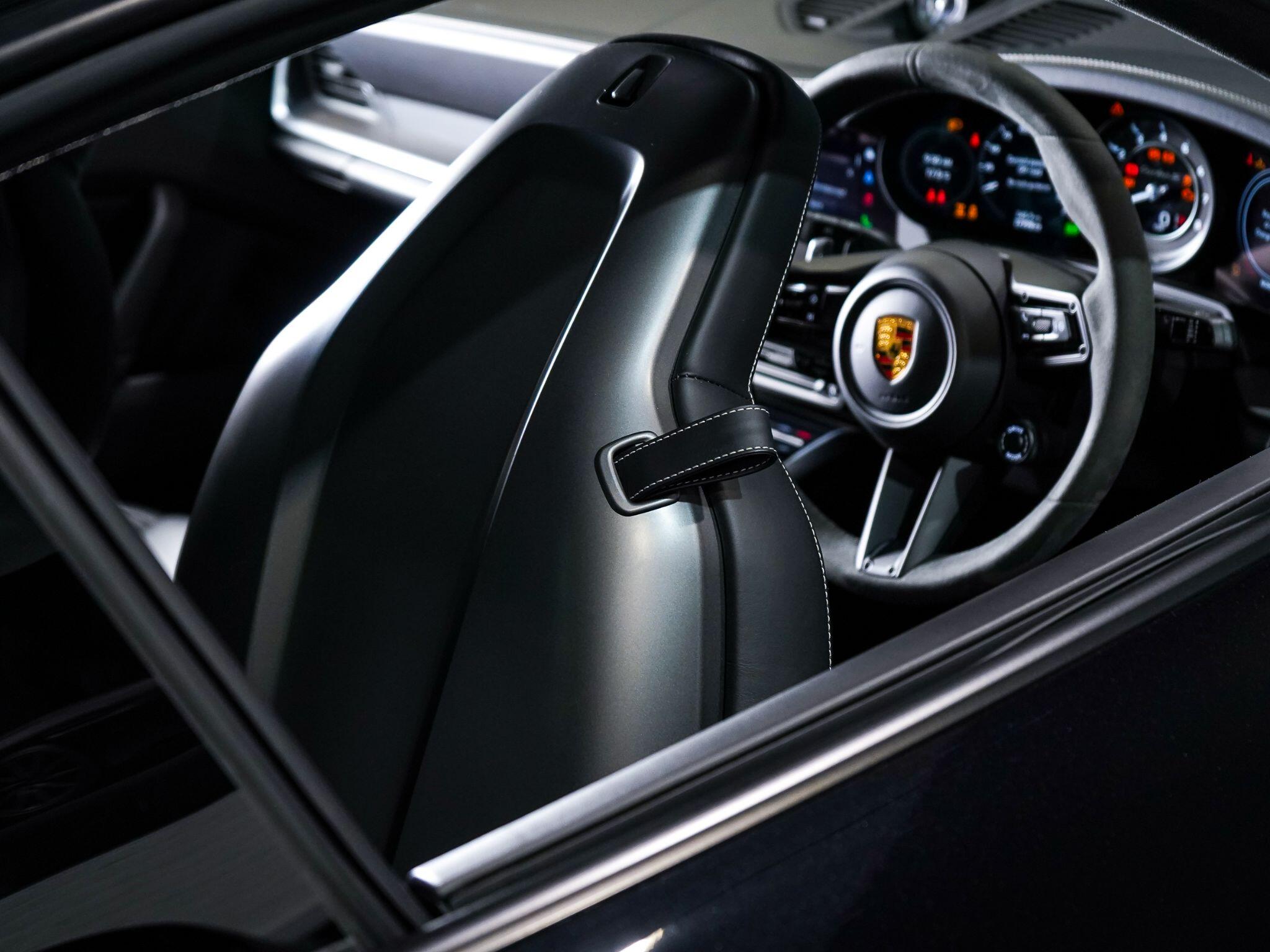 Porsche 911 view 50