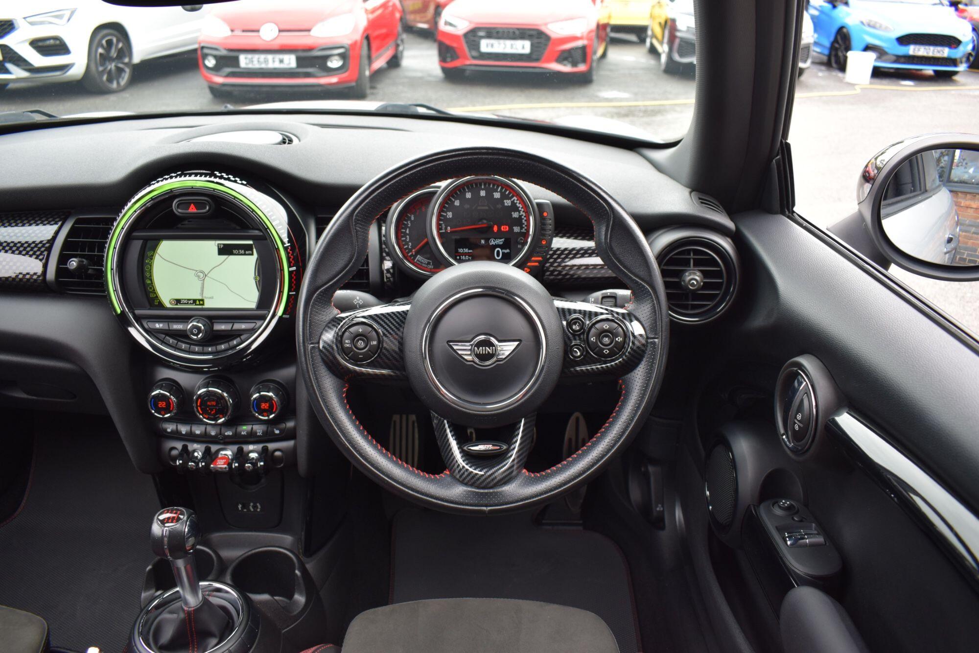 Mini Hatch view 24