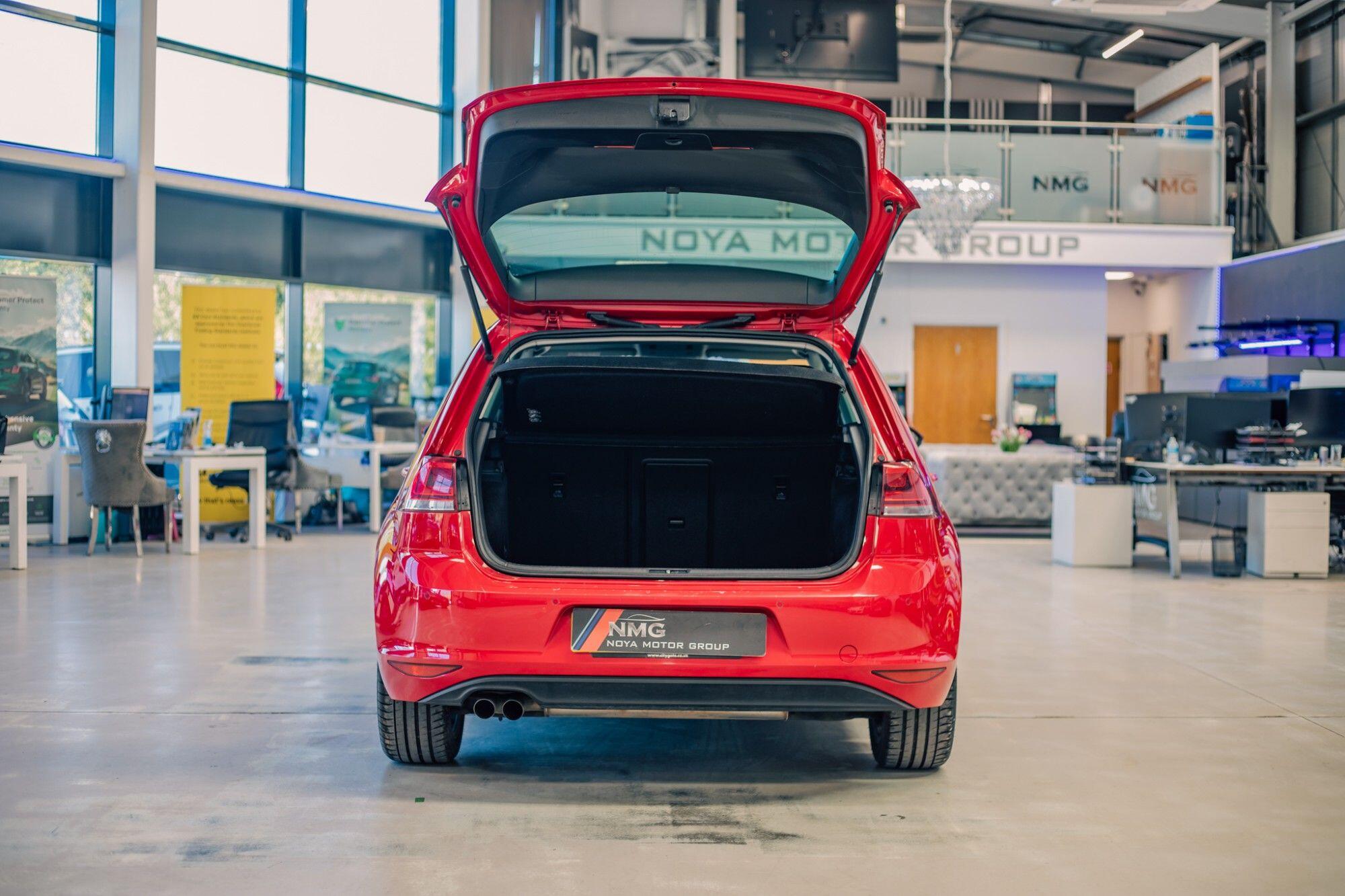 Volkswagen Golf view 34
