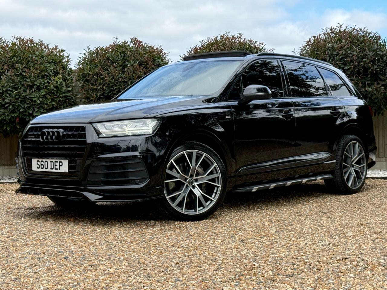 Audi Q7 view 32