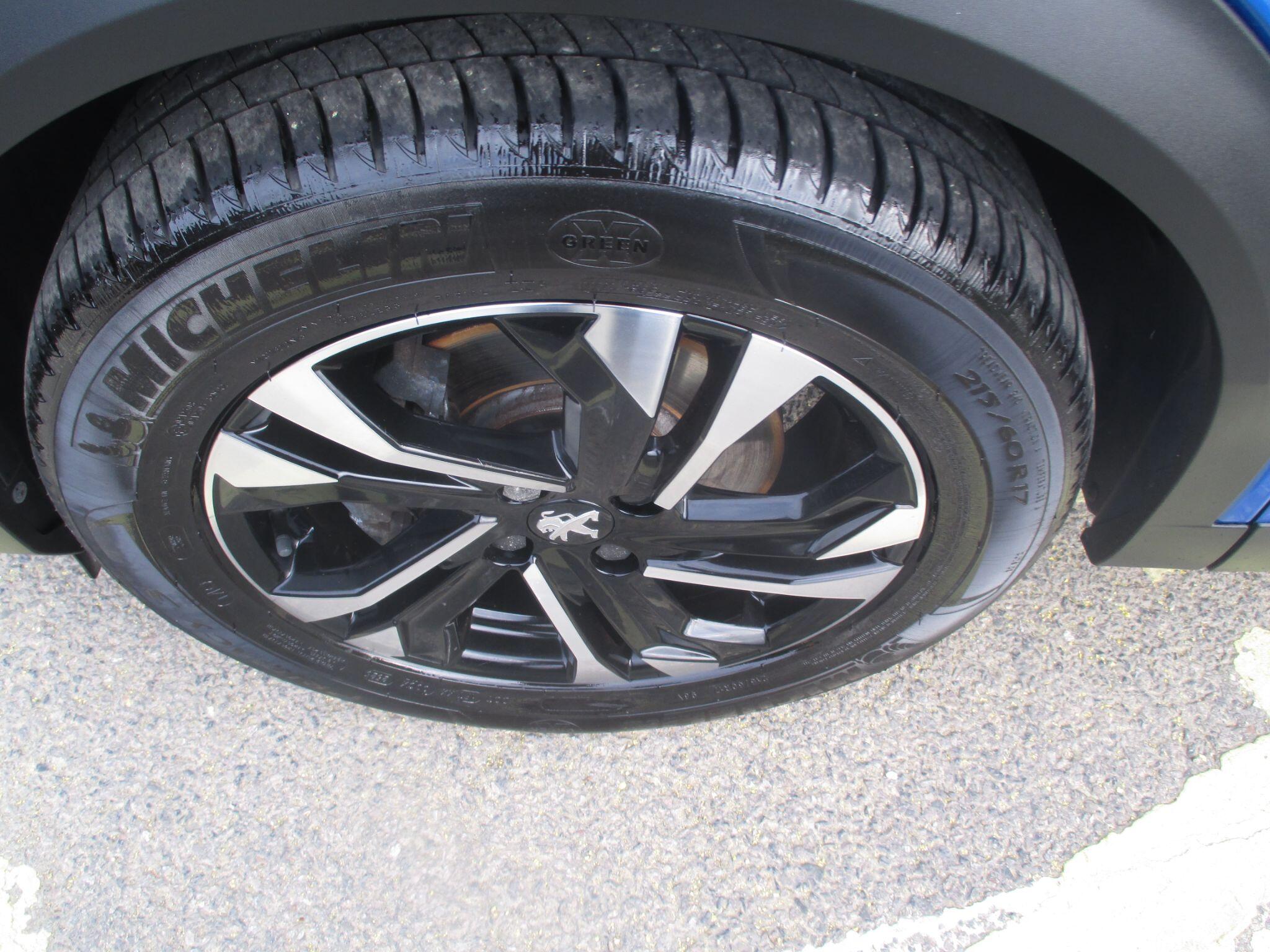 Peugeot E-2008 view 30