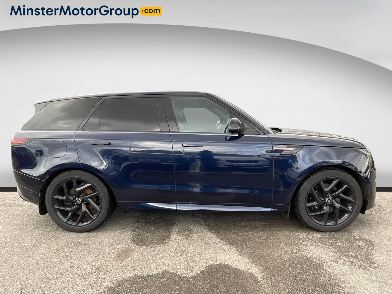 Land Rover Range Rover Sport view 2