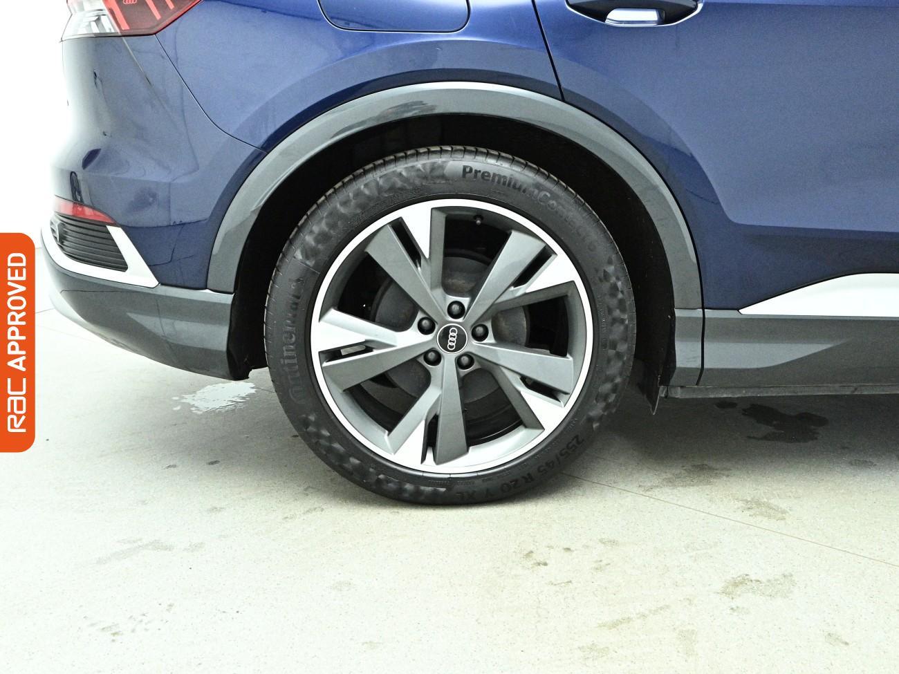 Audi Q4 e-tron view 32