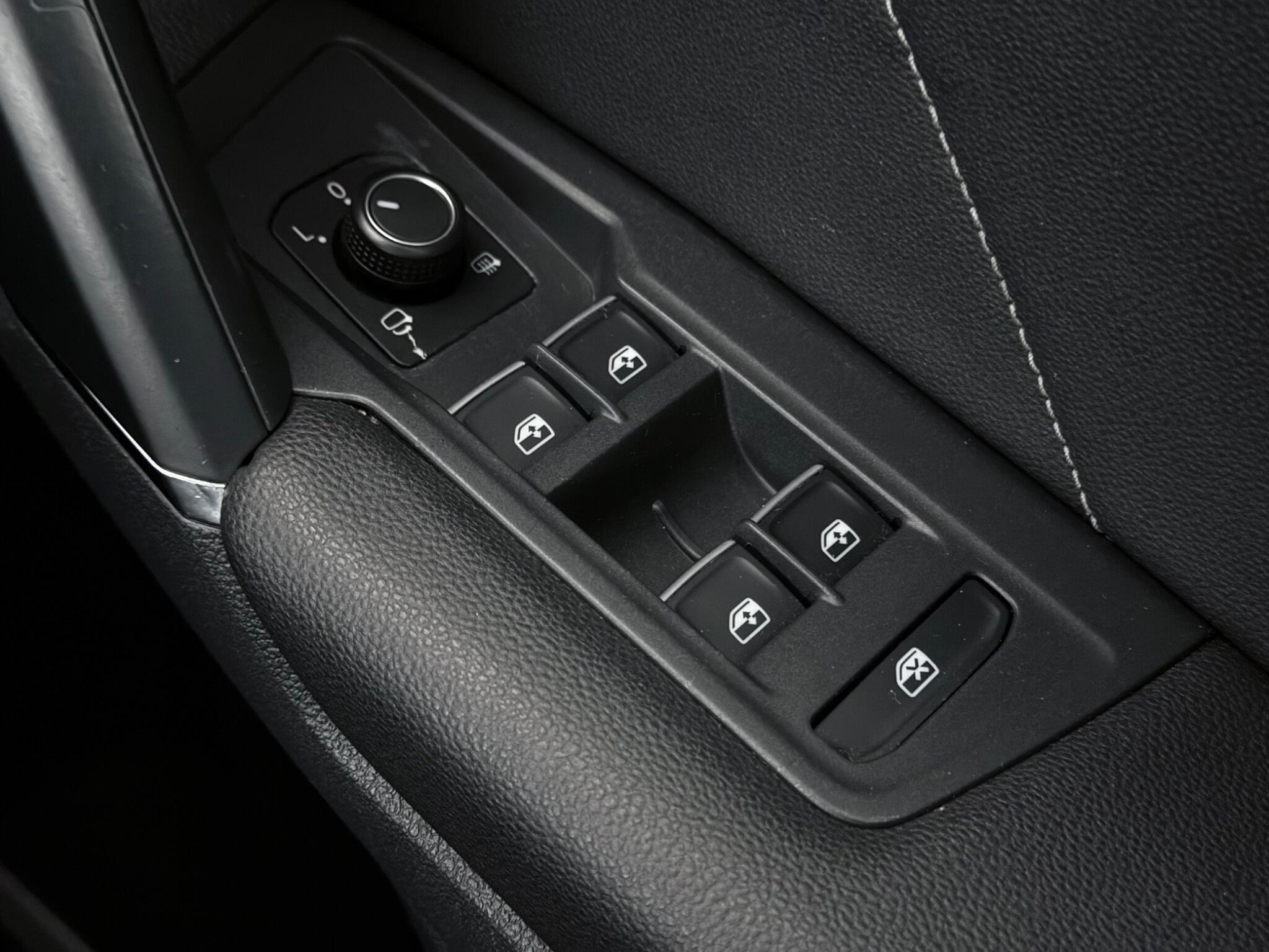 Volkswagen Tiguan view 16