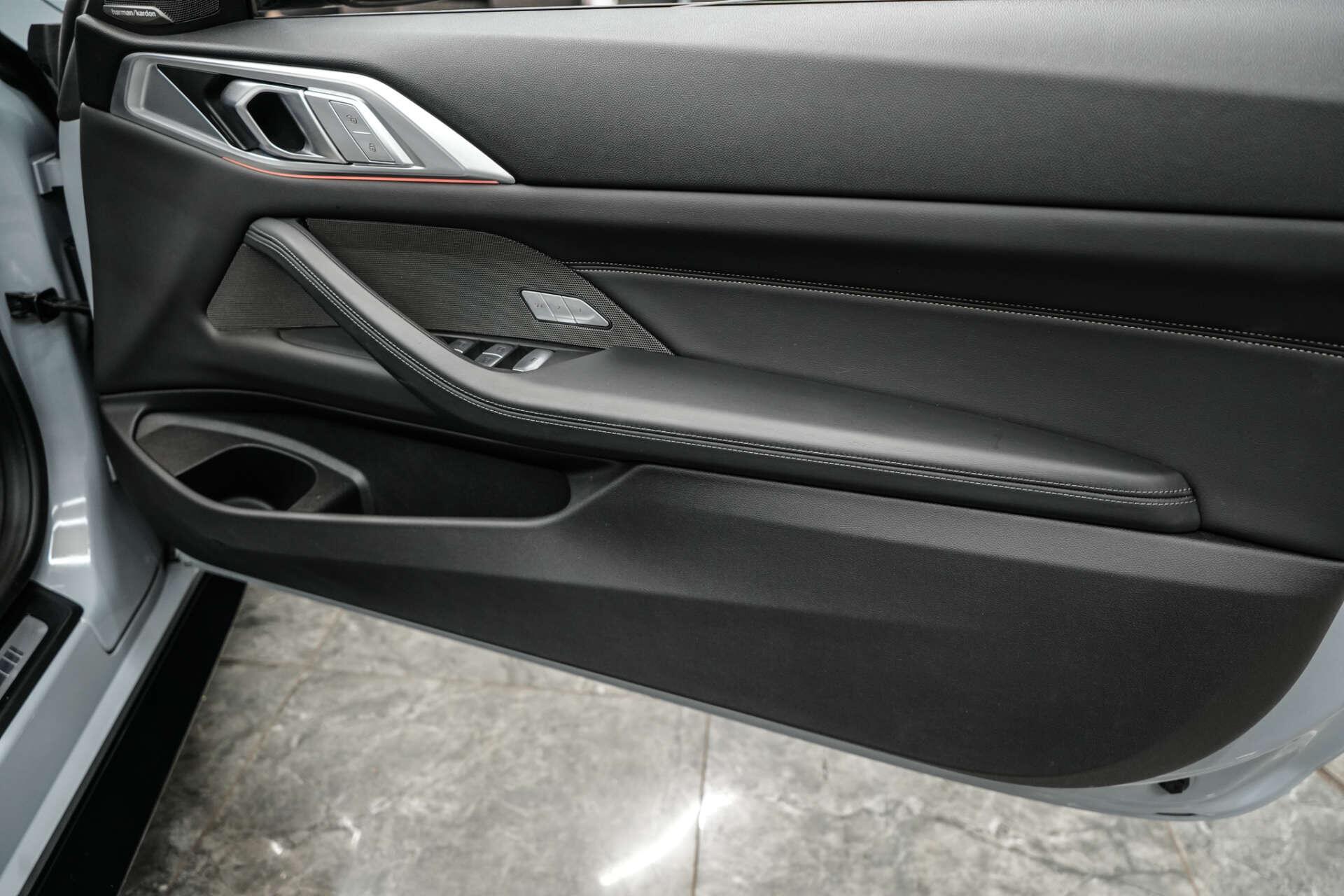 BMW M4 view 19