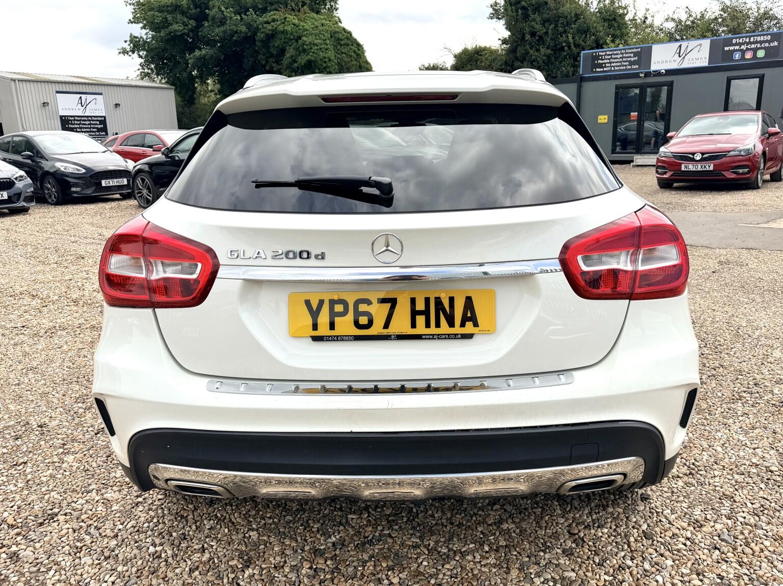 Mercedes-Benz Gla view 5