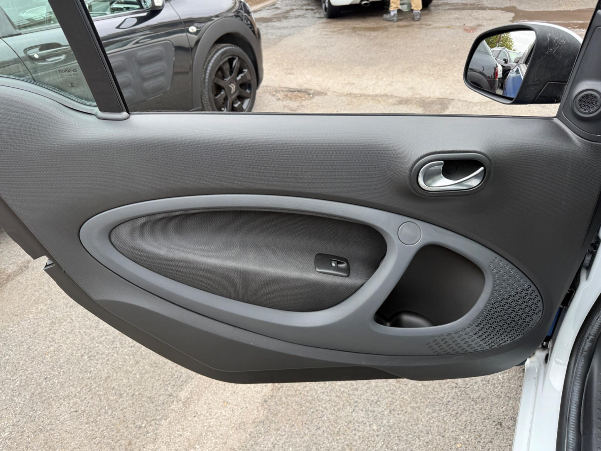 Smart fortwo - Image 35