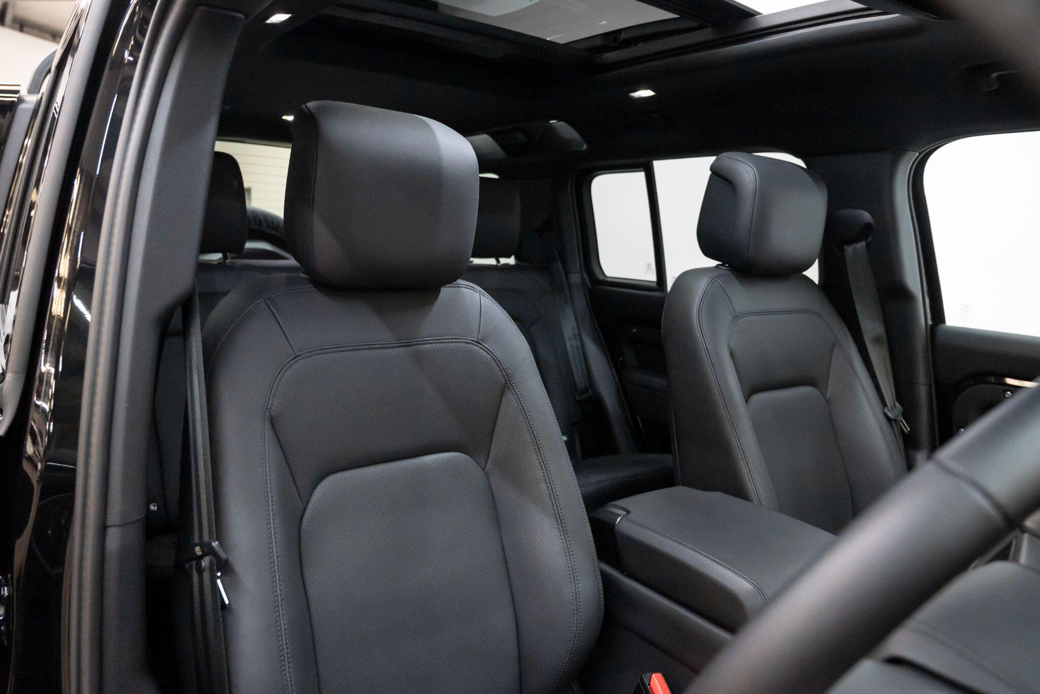 Land Rover Defender view 18