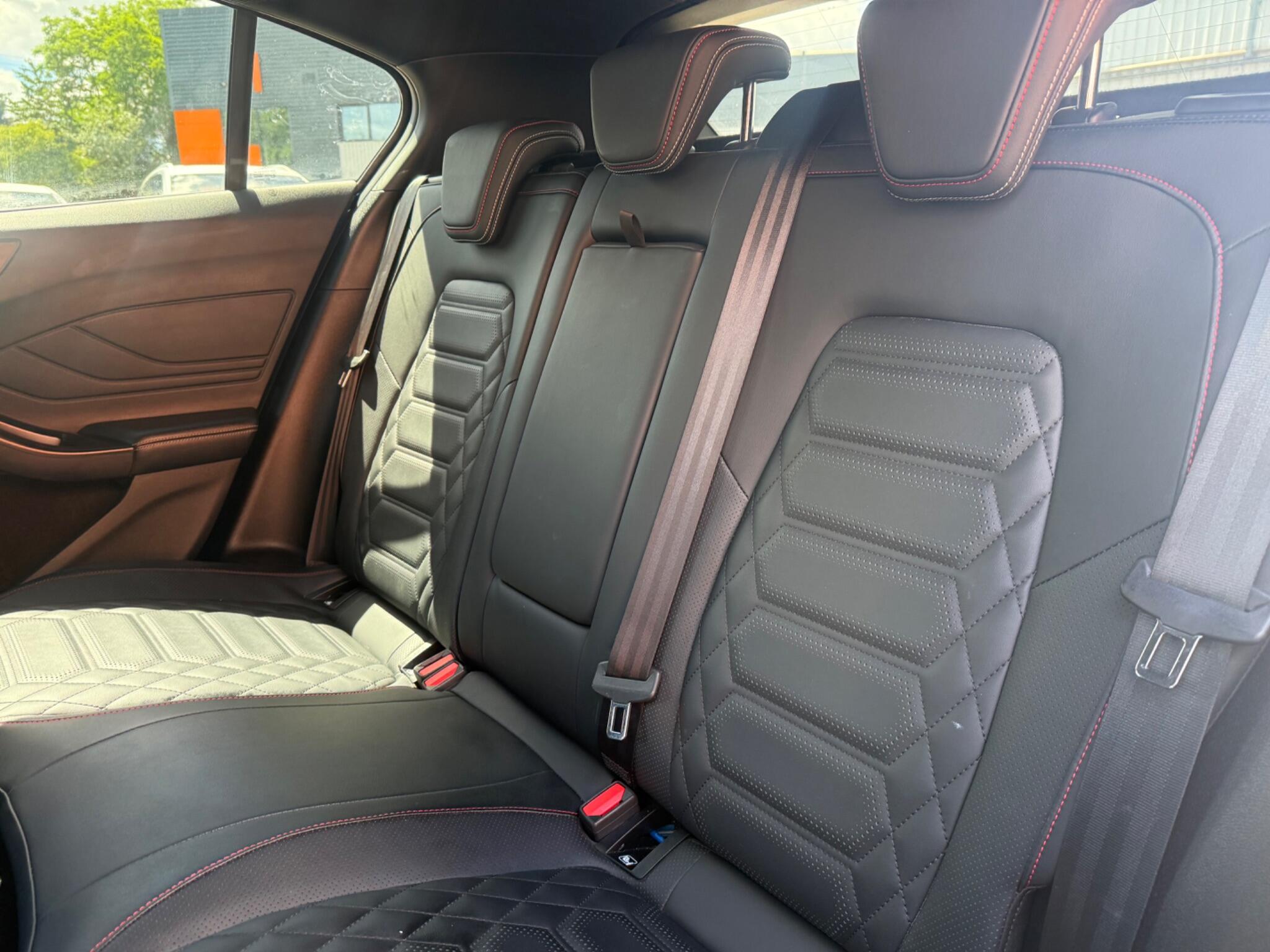 Ford Focus view 16