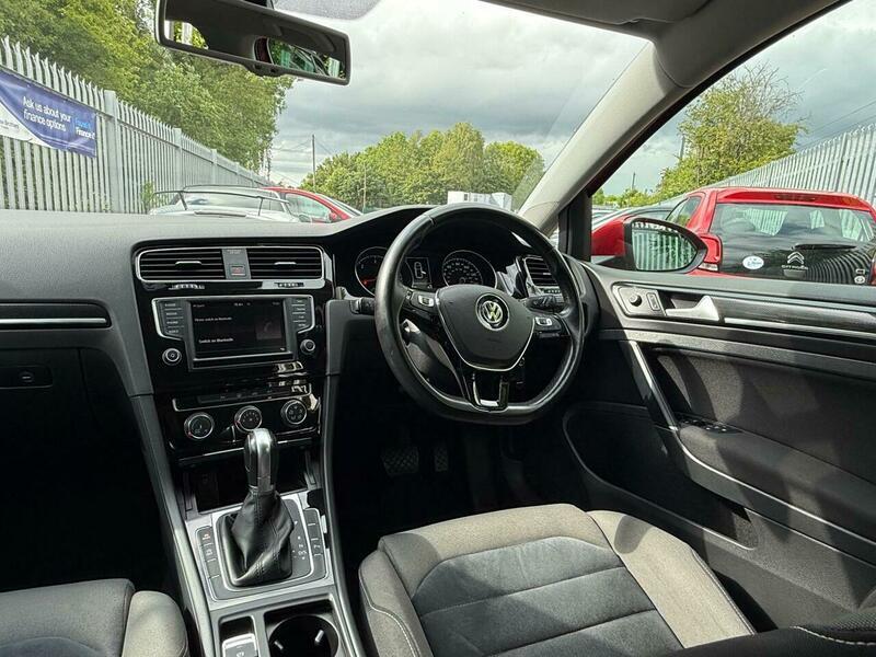 2016 Volkswagen Golf image 22