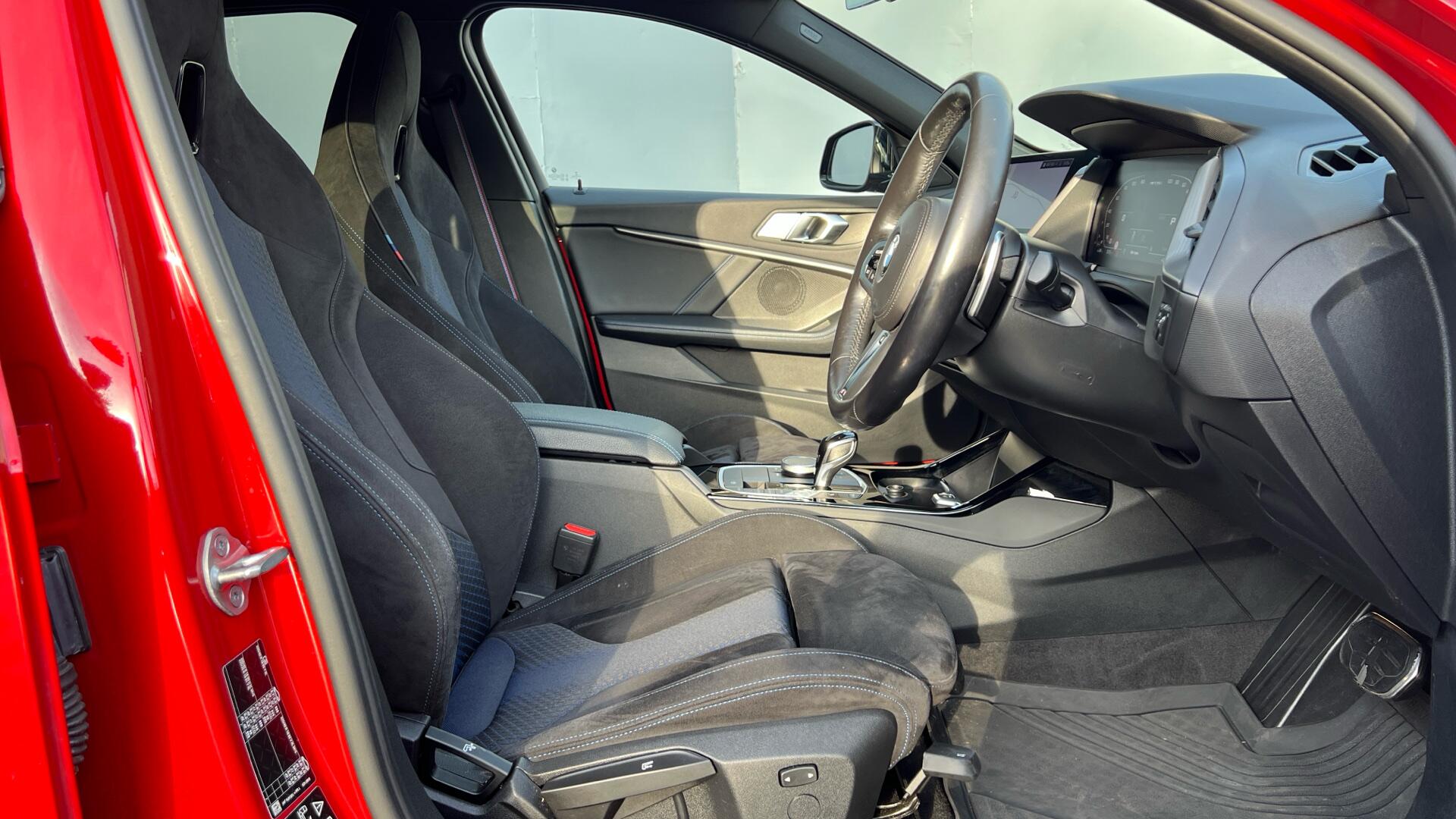 BMW 1 Series view 11