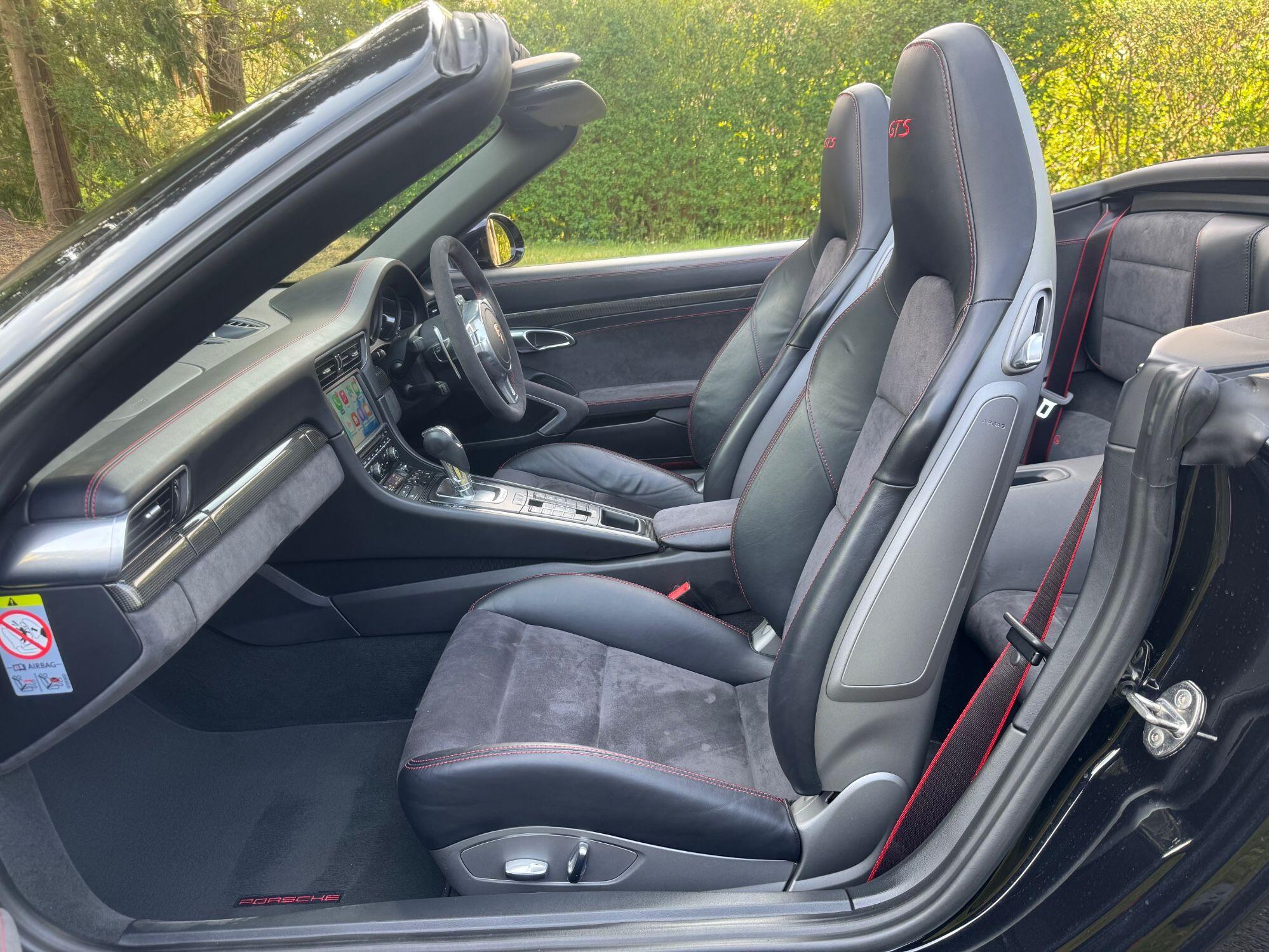 Porsche 911 view 22