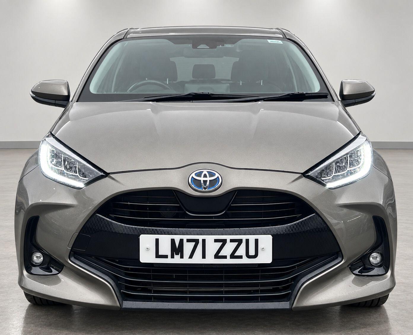 Toyota Yaris view 3