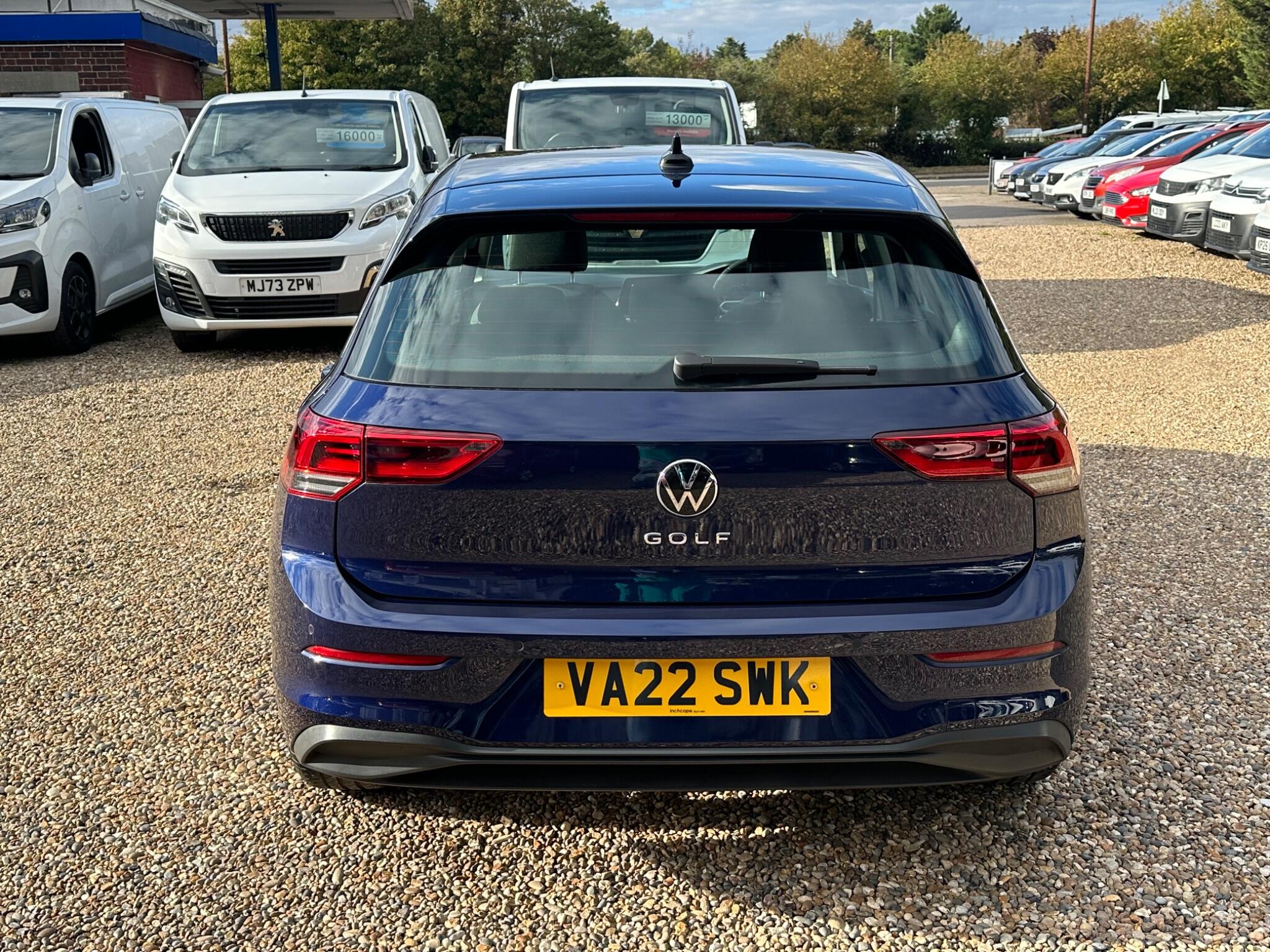 Volkswagen Golf view 4