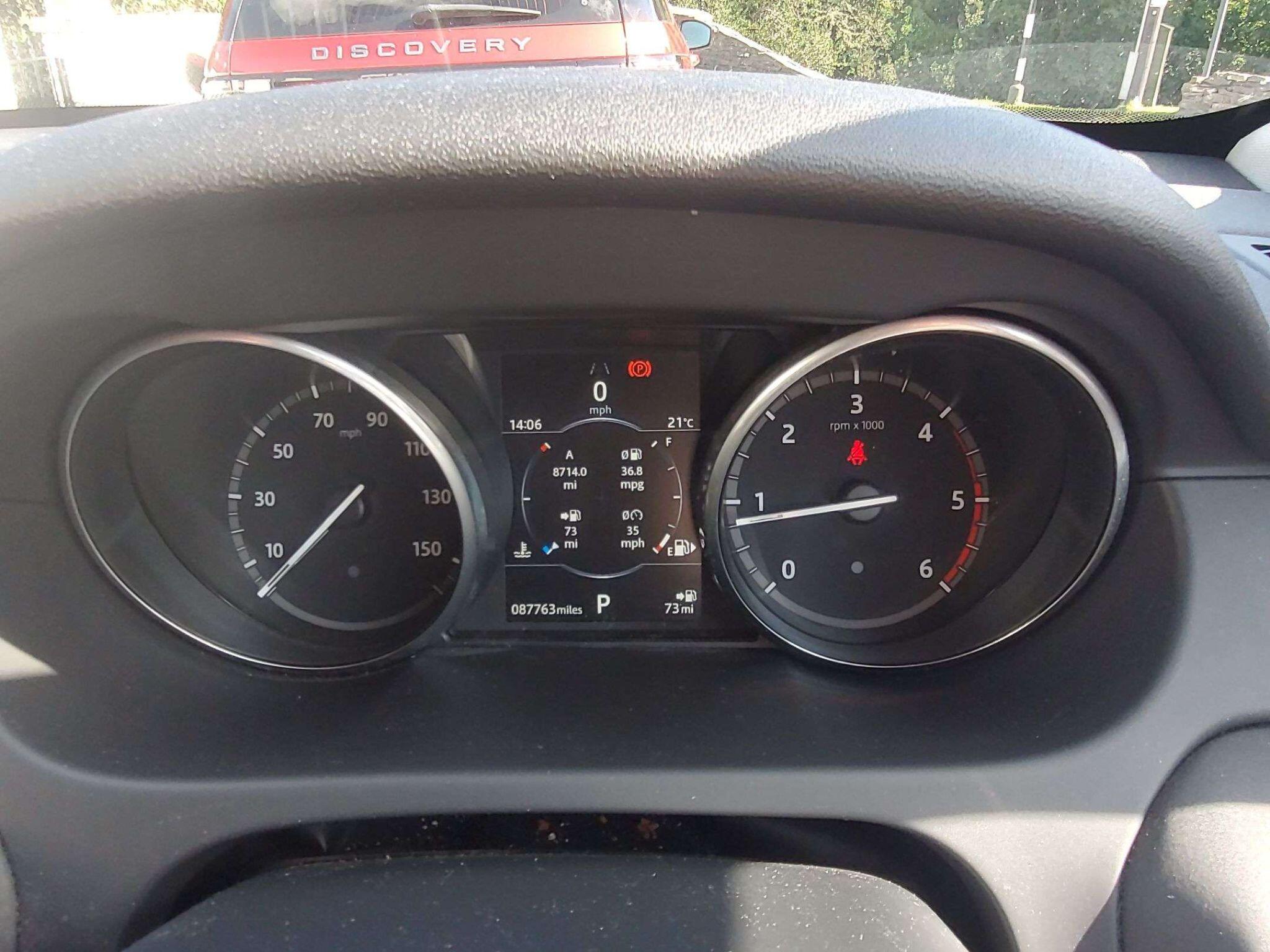 Land Rover Discovery Sport view 11