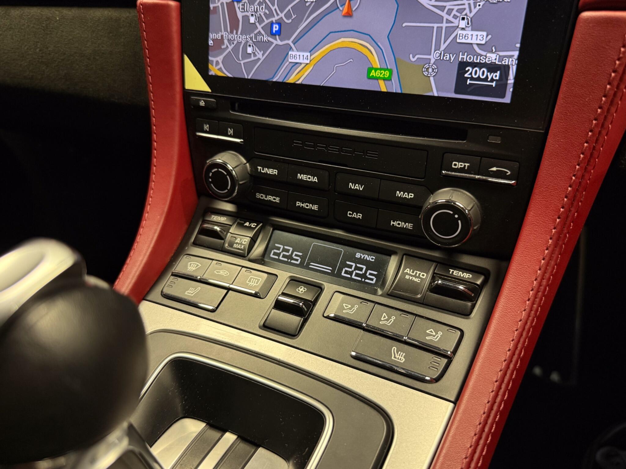 Porsche 718 Spyder view 31