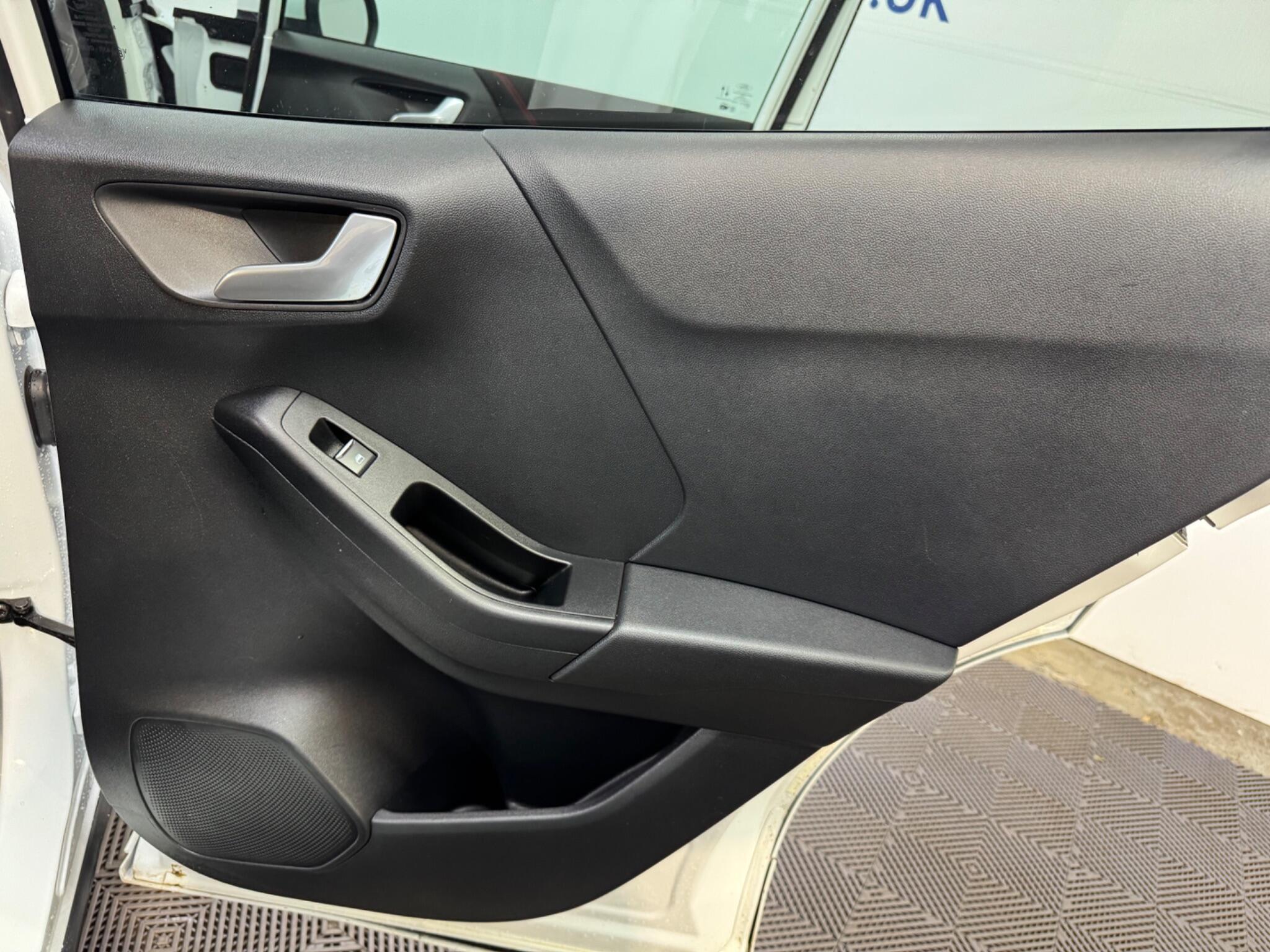 Ford Puma view 40