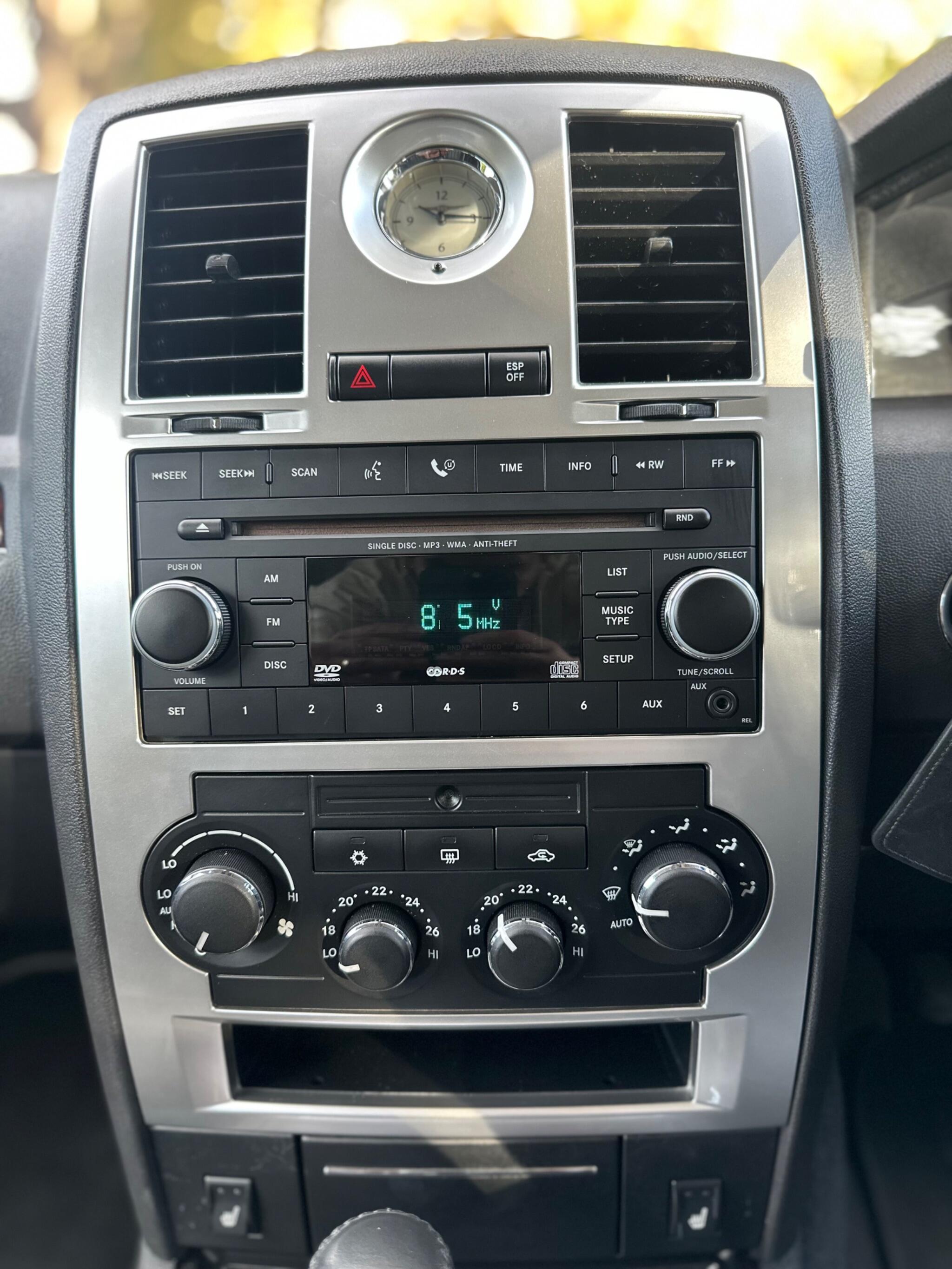 2008 Chrysler 300C image 26