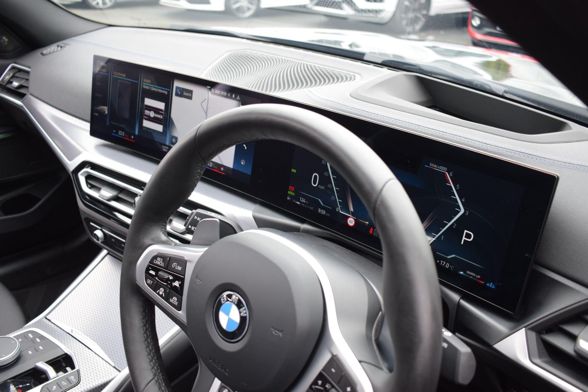 BMW 3 Series view 18