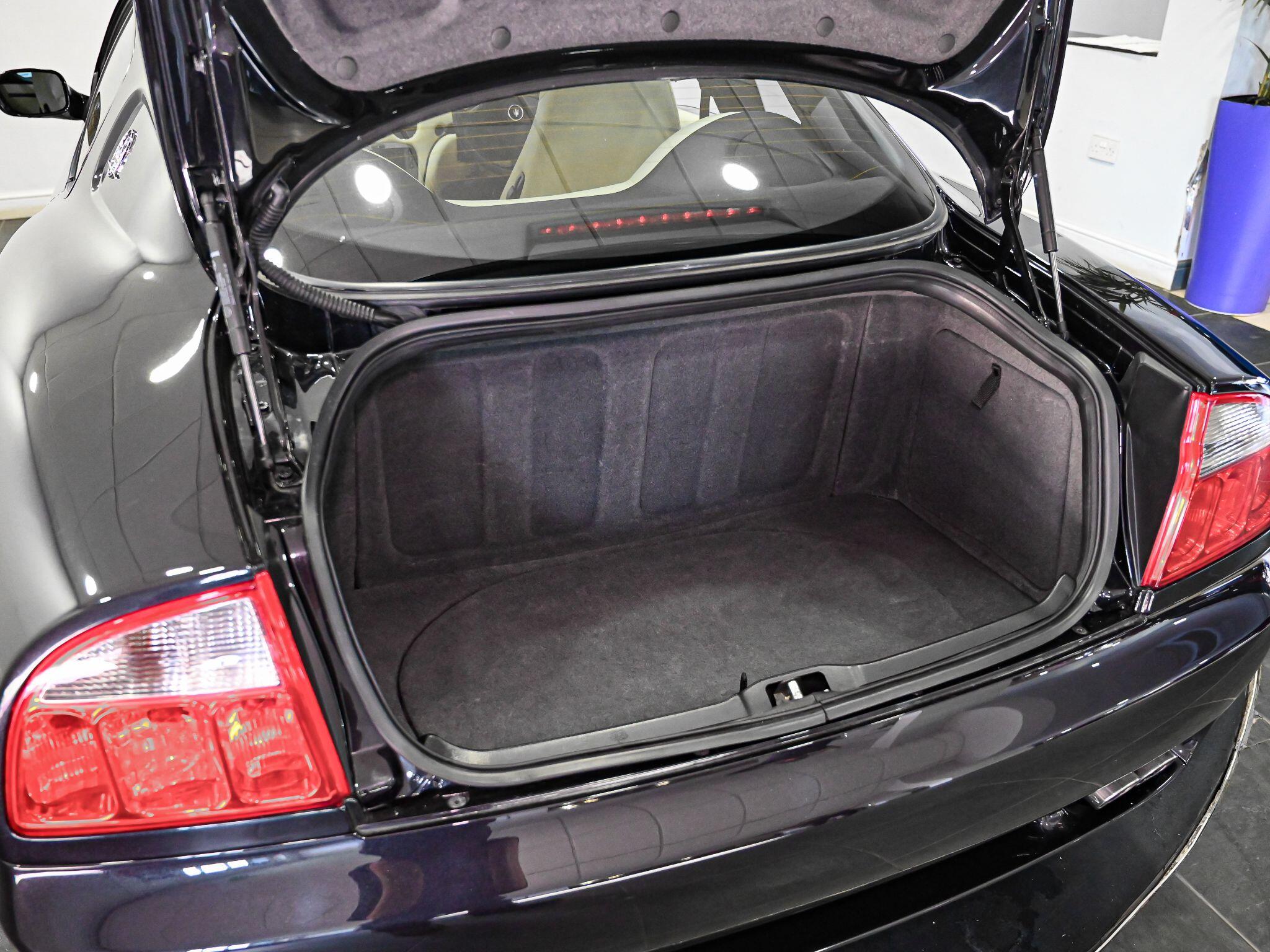 Maserati Coupe view 21