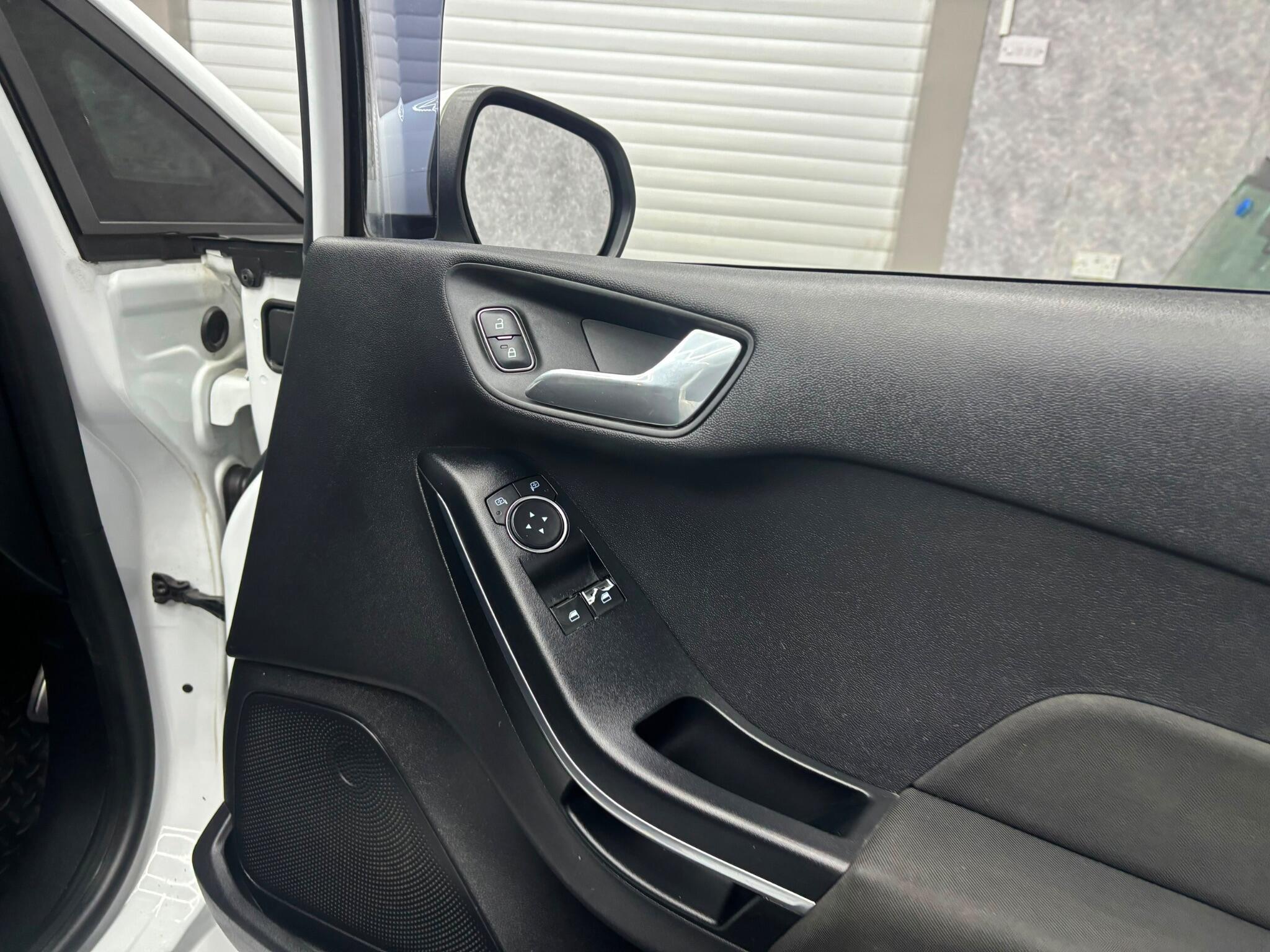 Ford Fiesta view 13