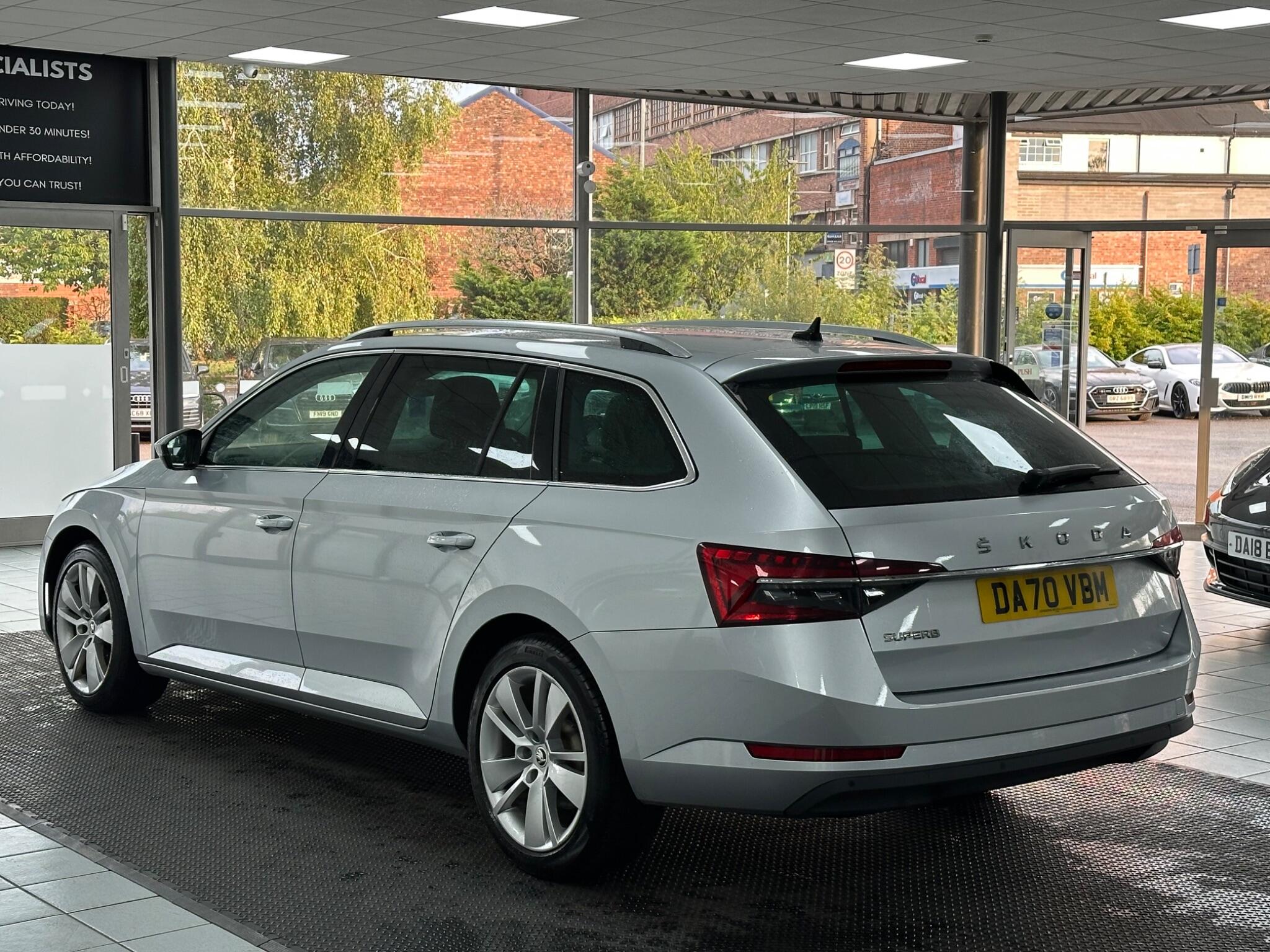 Skoda Superb view 9