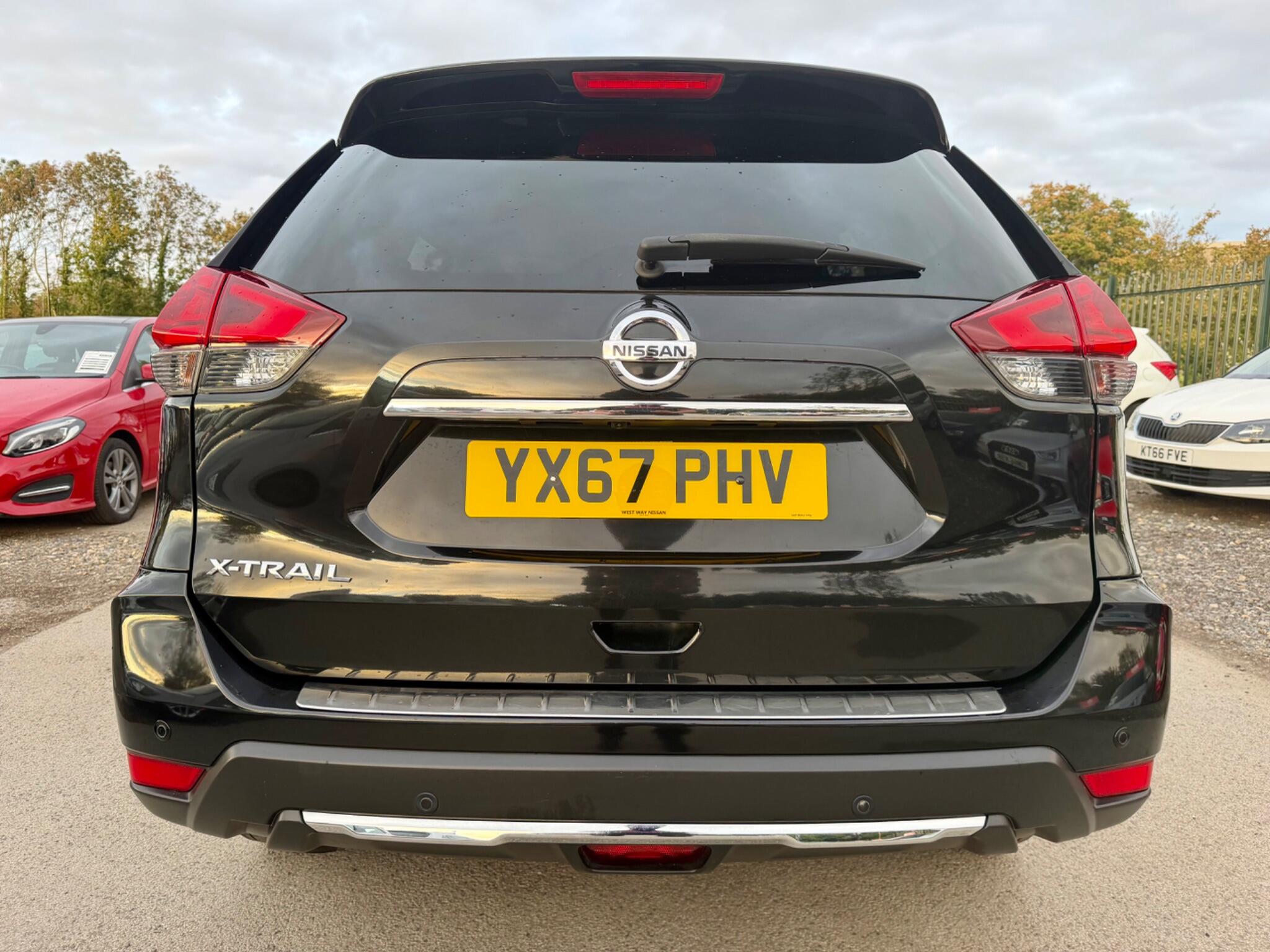 Nissan X-Trail view 17