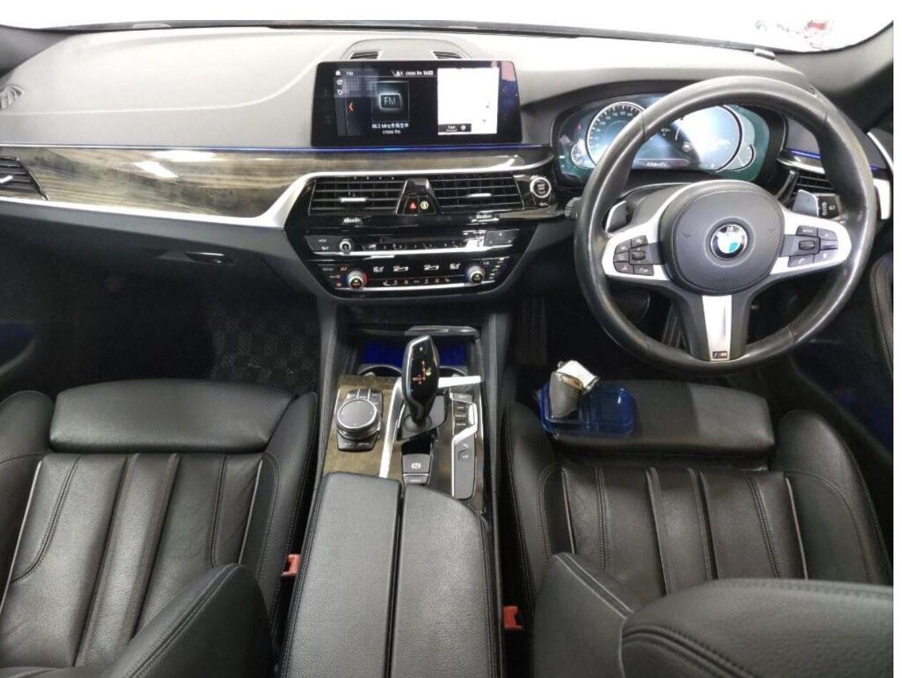 BMW 5 Series view 5