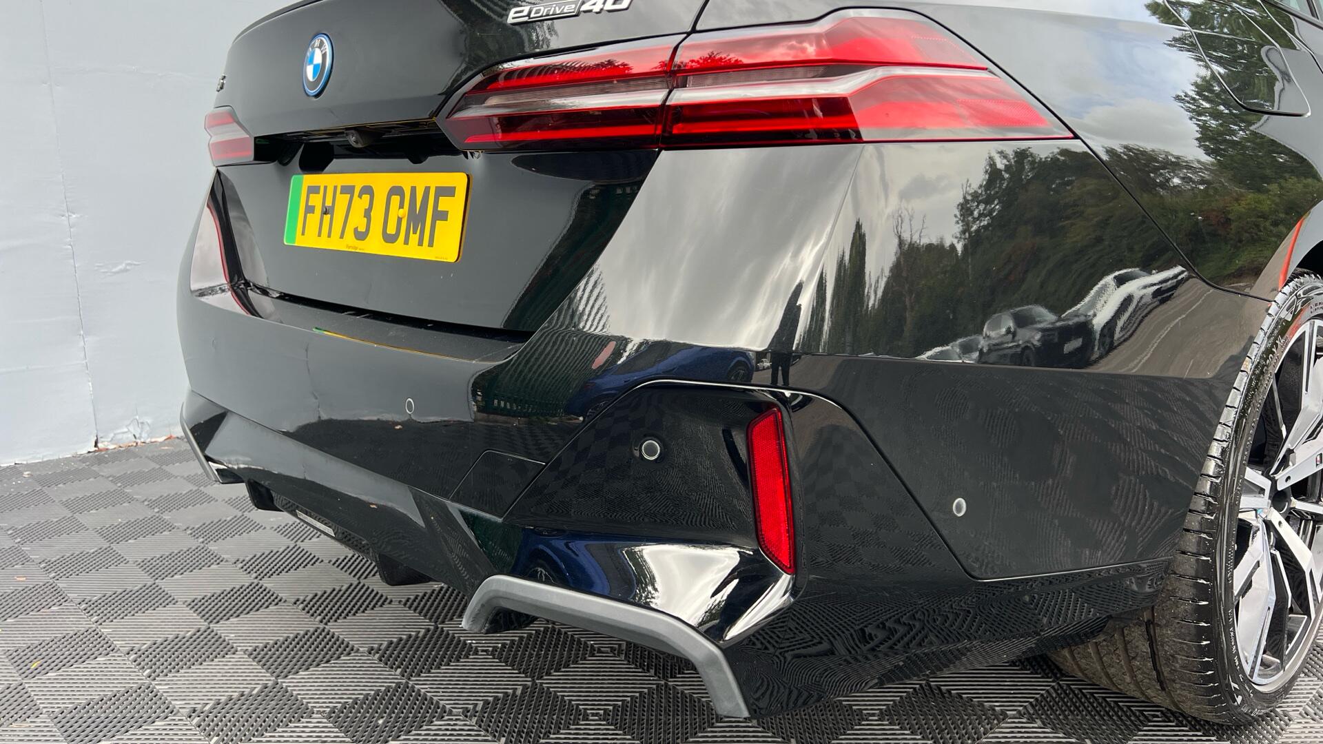 BMW I5 view 29
