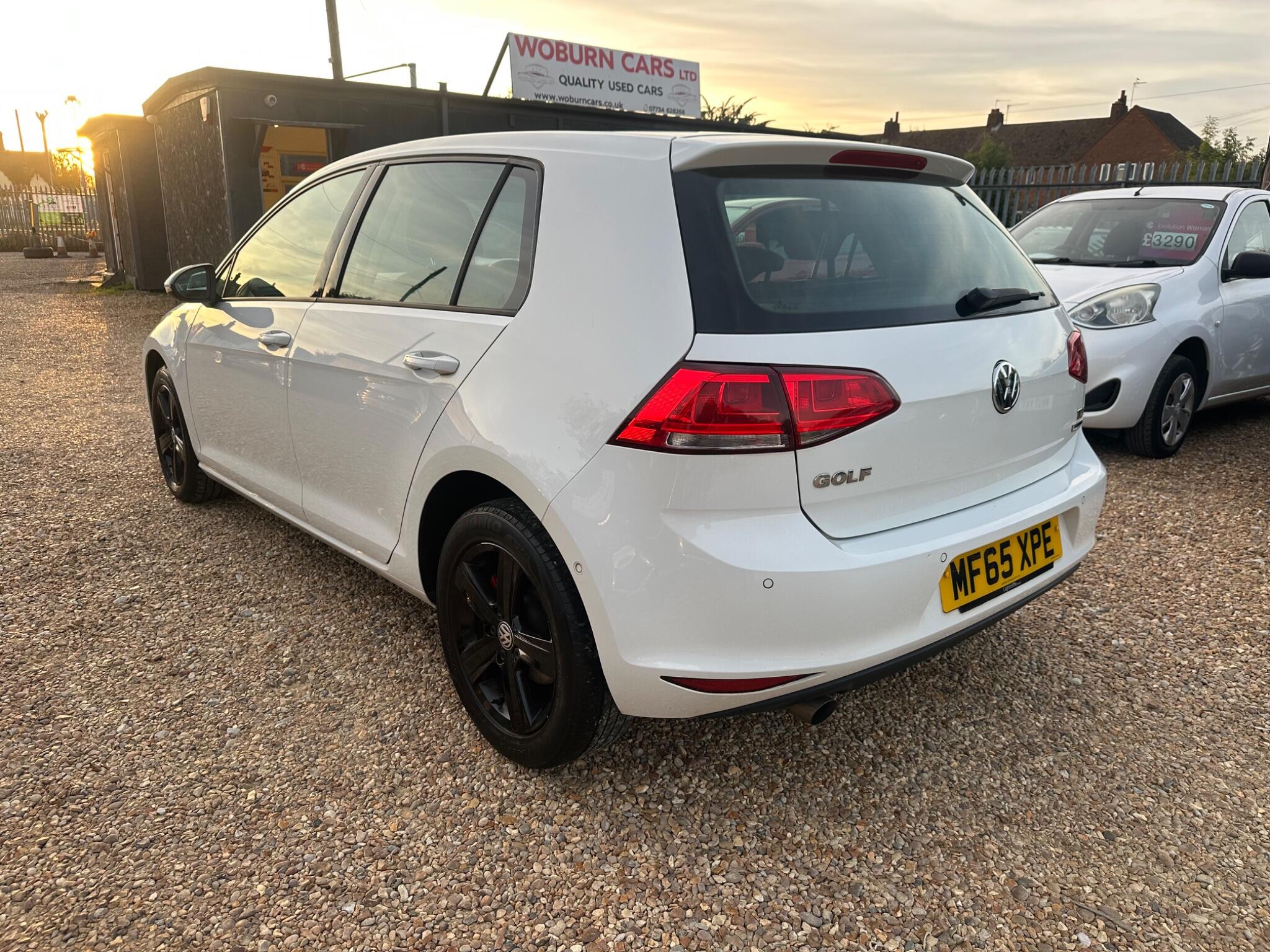 Volkswagen Golf view 11