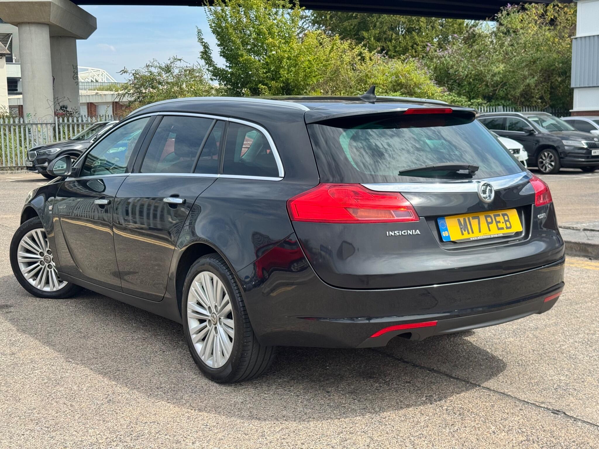Vauxhall Insignia view 4