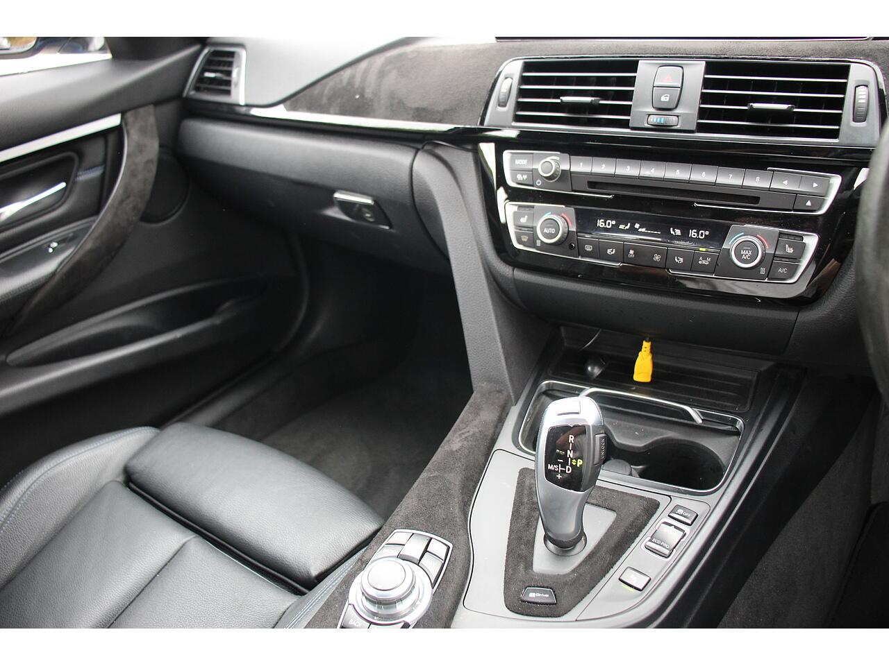 BMW 3 Series view 23