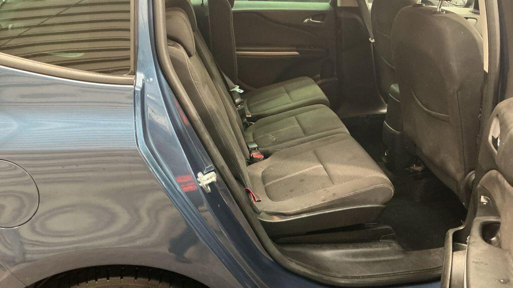 Vauxhall Zafira Tourer view 13