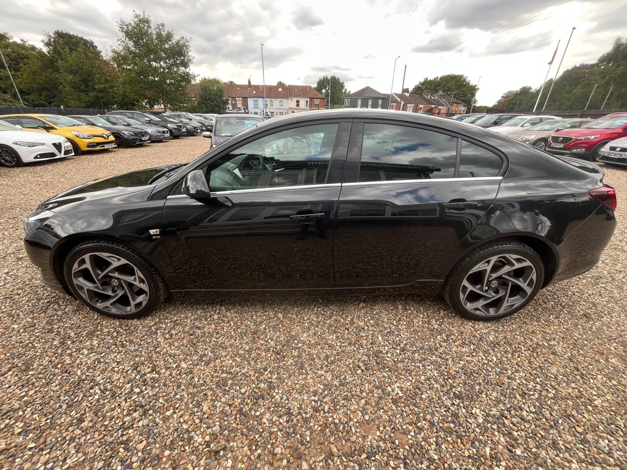 Vauxhall Insignia view 9