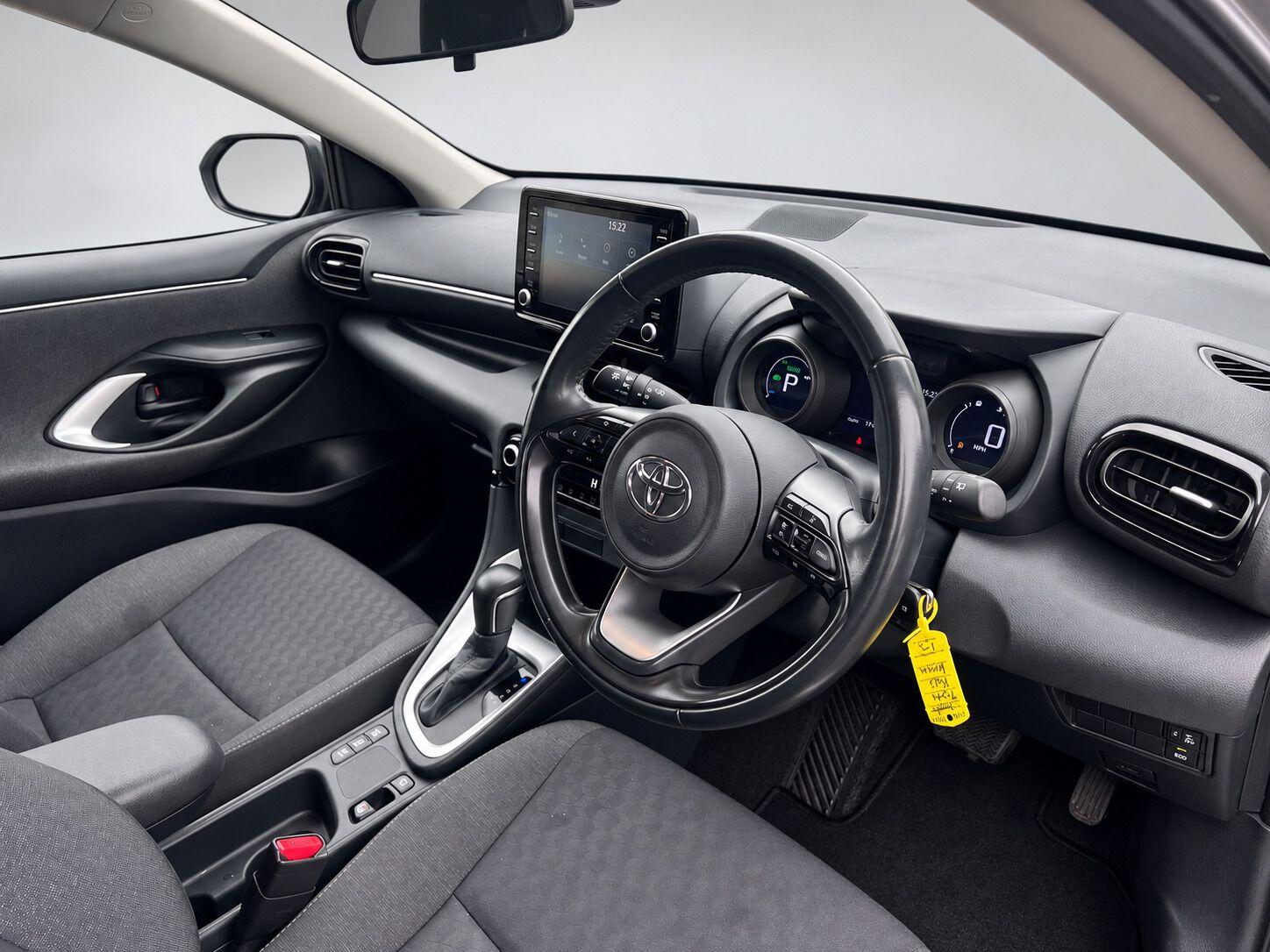 Toyota Yaris view 14
