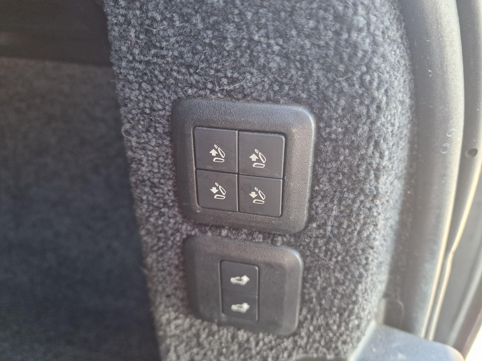Land Rover Range Rover view 28
