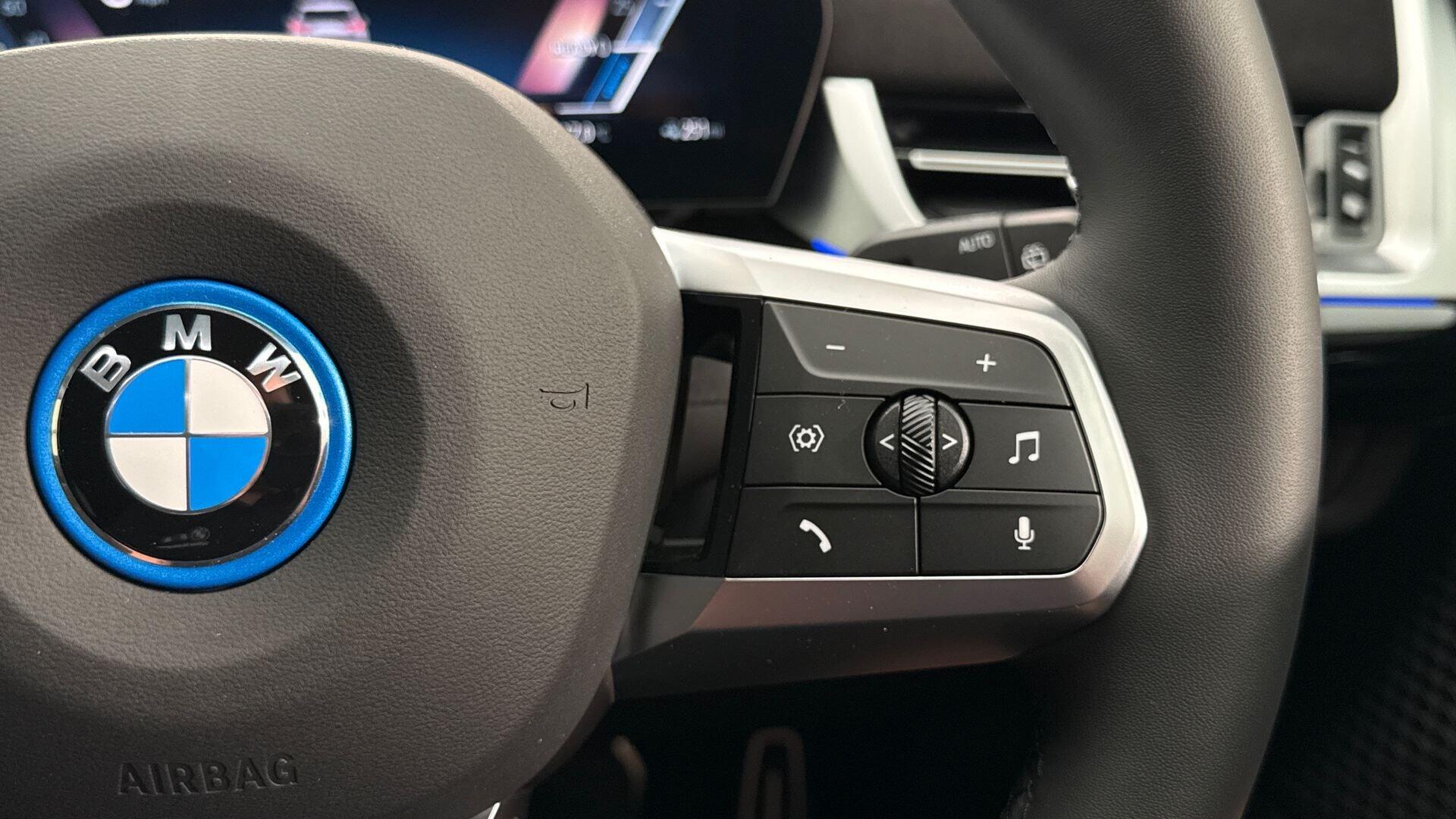 BMW Ix1 view 19