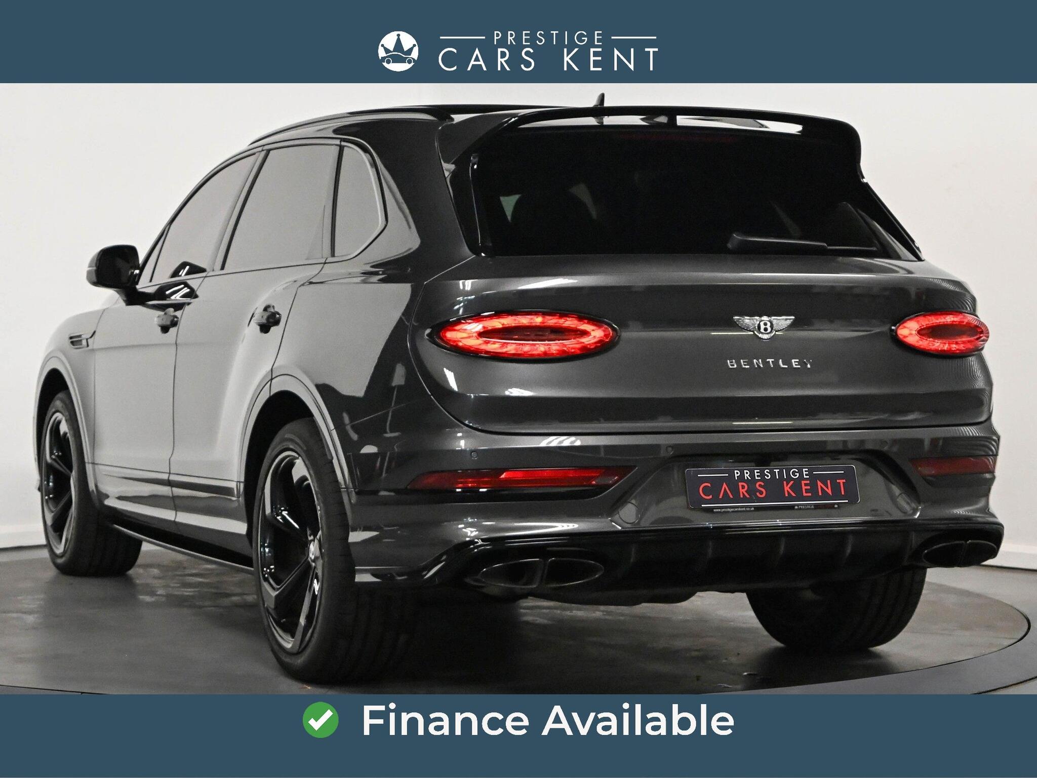 Bentley Bentayga view 3