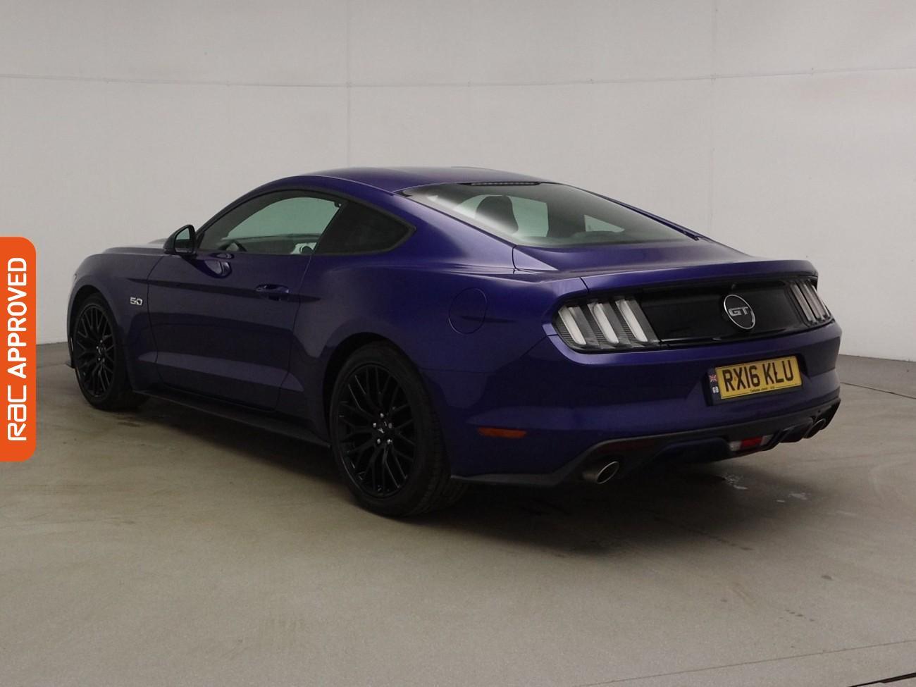Ford Mustang view 4