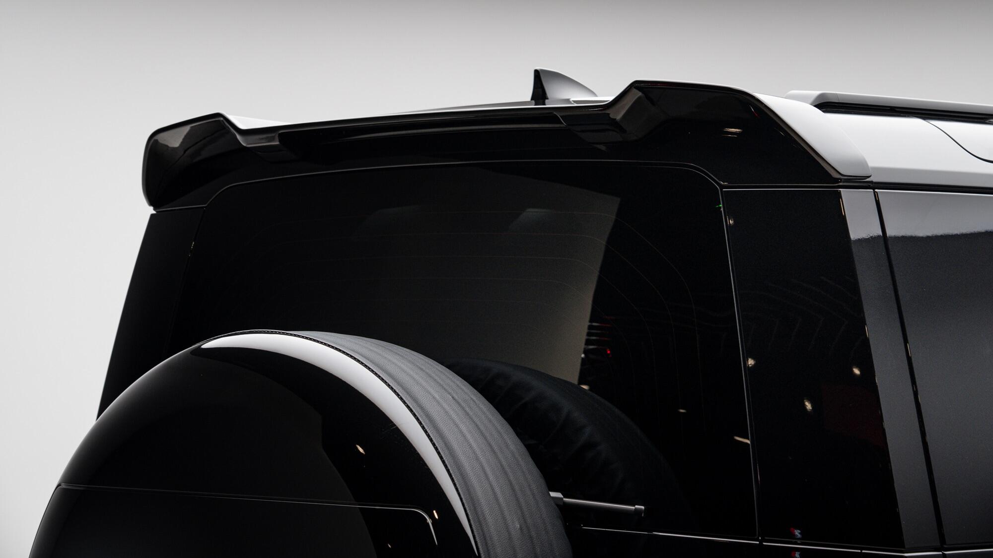 Land Rover Defender view 17