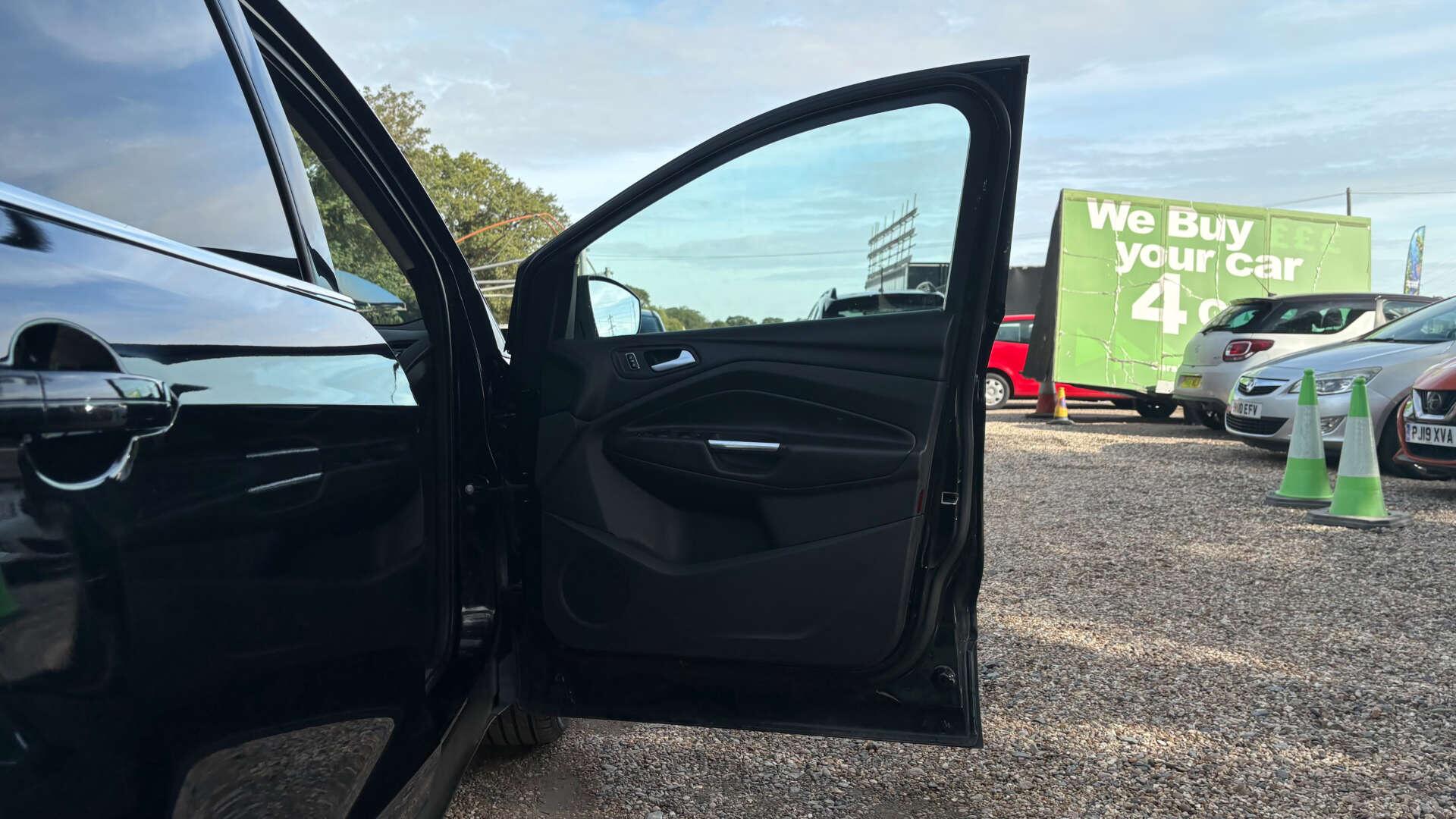 Ford Kuga view 38