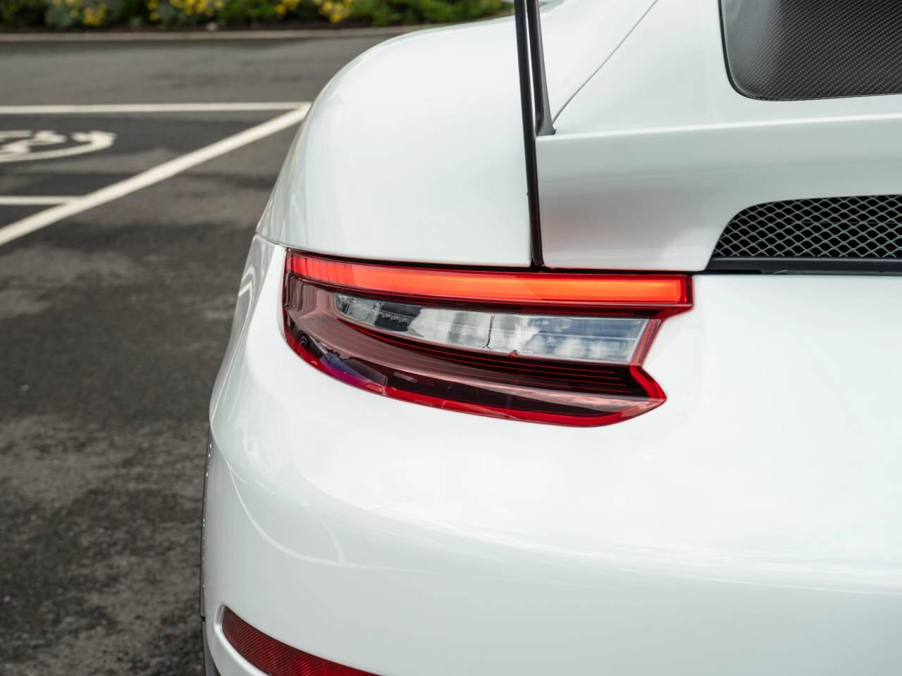 Porsche 911 view 22