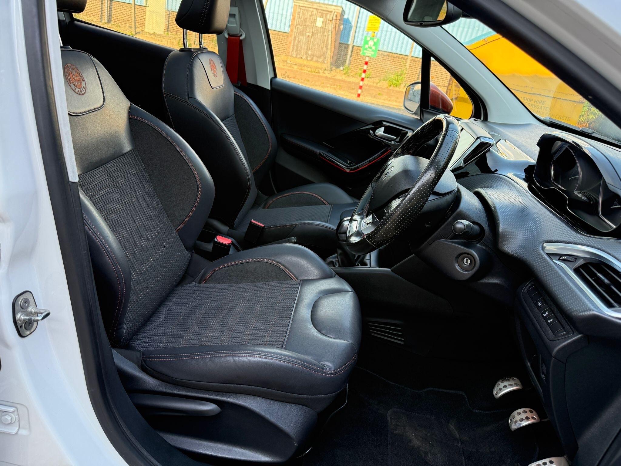 Peugeot 208 view 22