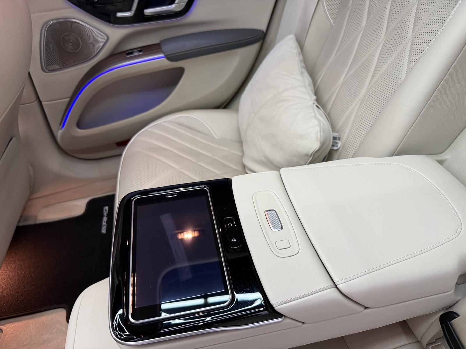 Mercedes-Benz Eqs view 35