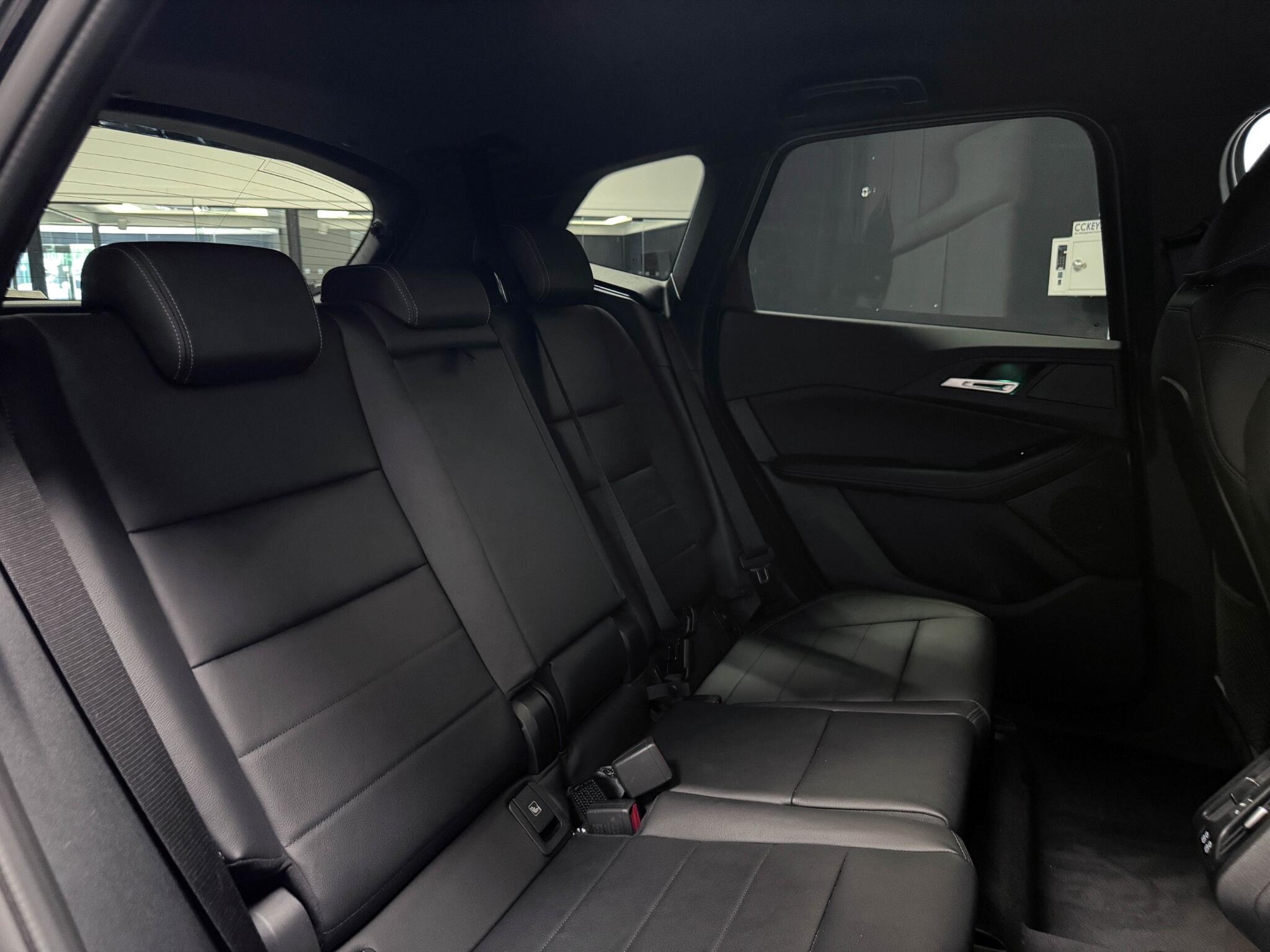 BMW 2 Series view 28