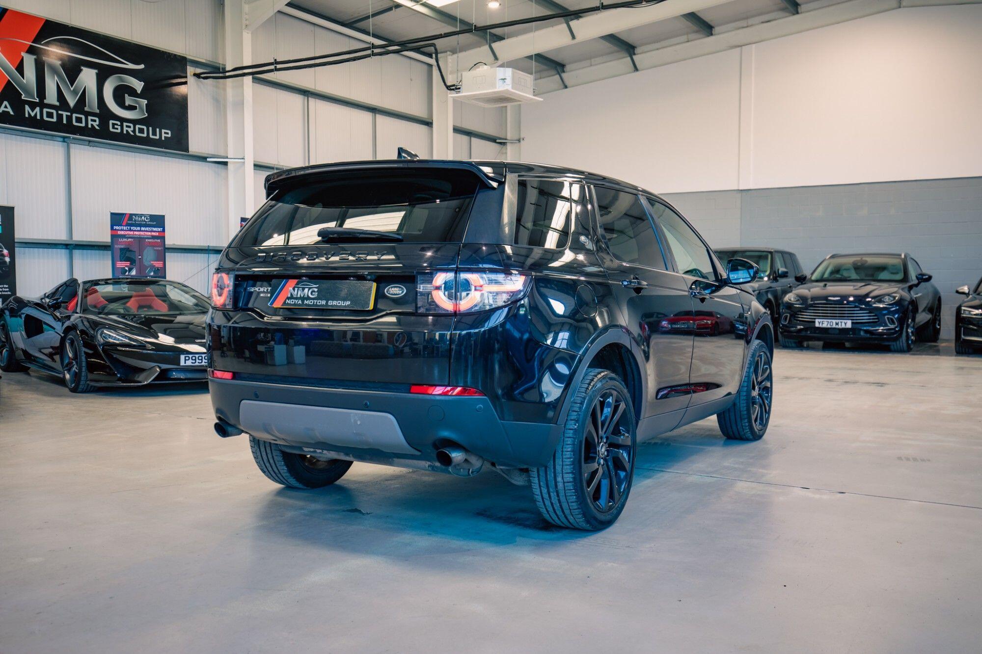 Land Rover Discovery Sport view 29