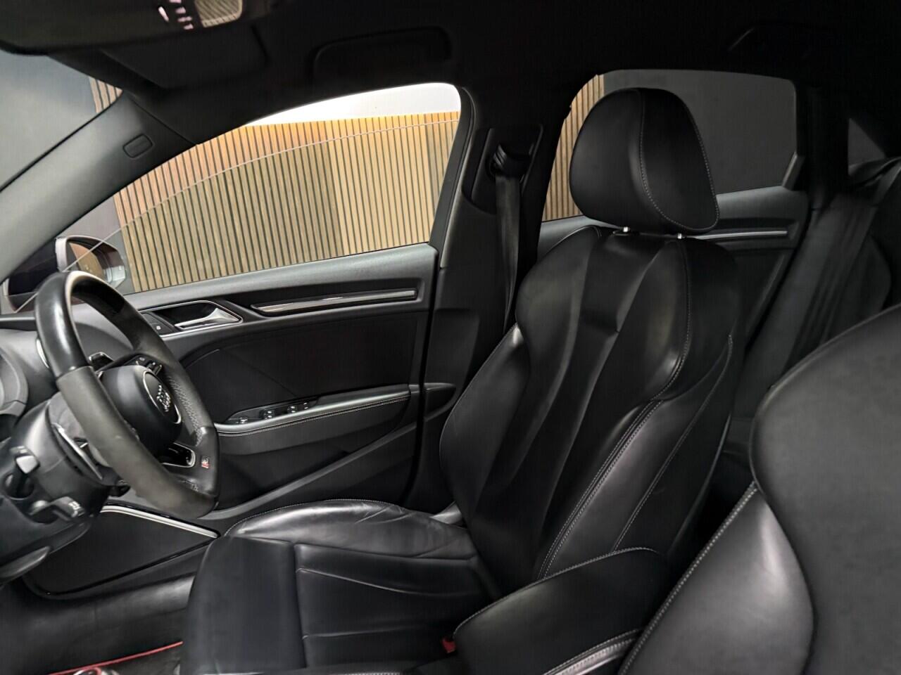 Audi RS3 view 30