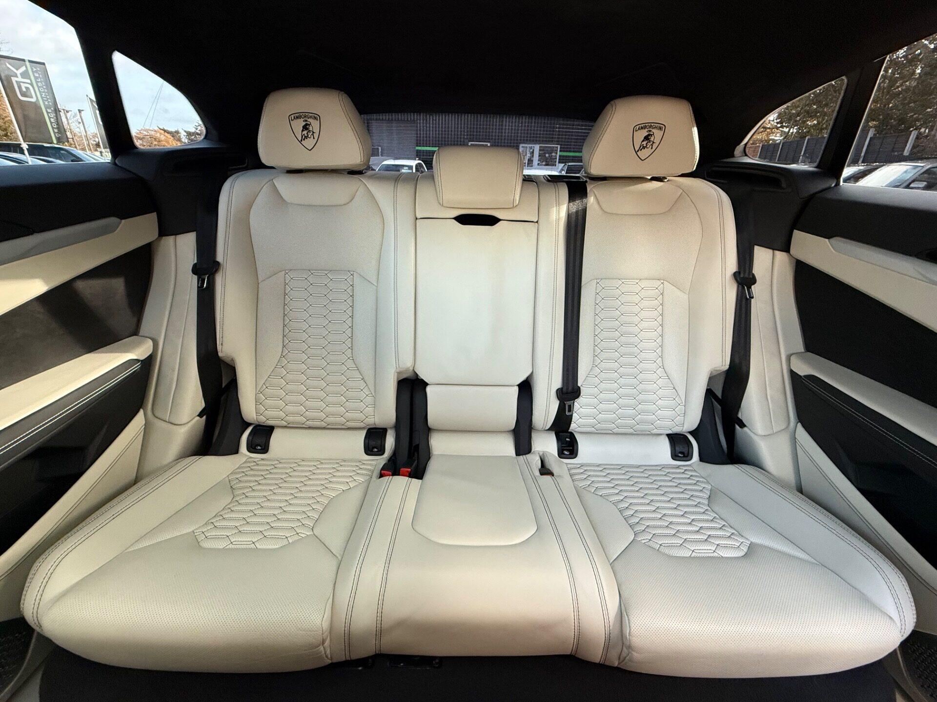 Lamborghini Urus view 11